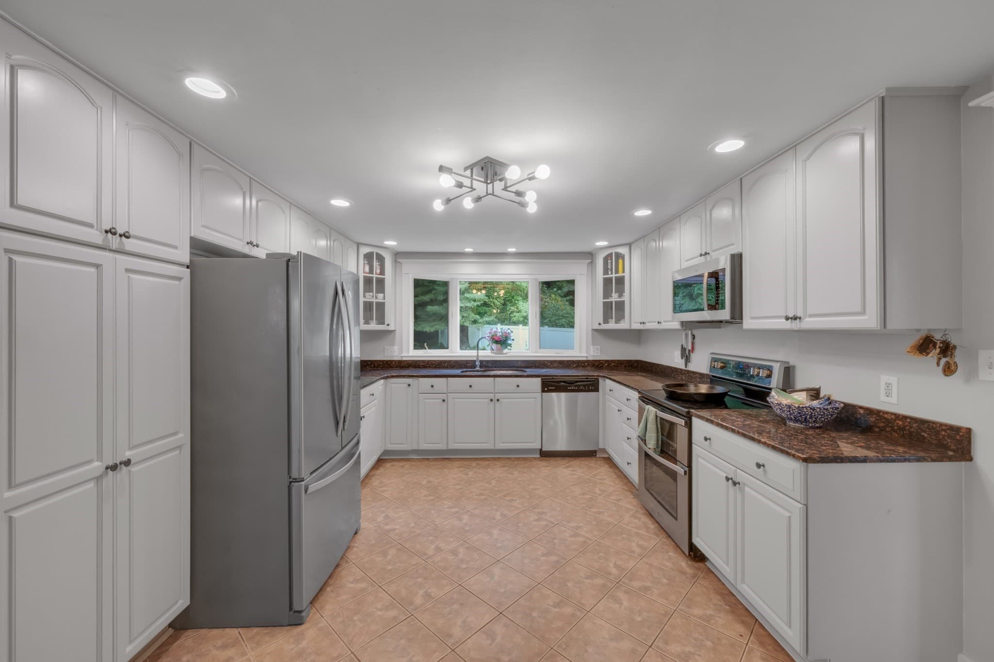 Single Family Residence at 30 W Sutton Rd, Sutton MA 01590, Sutton, photo 12 of 31