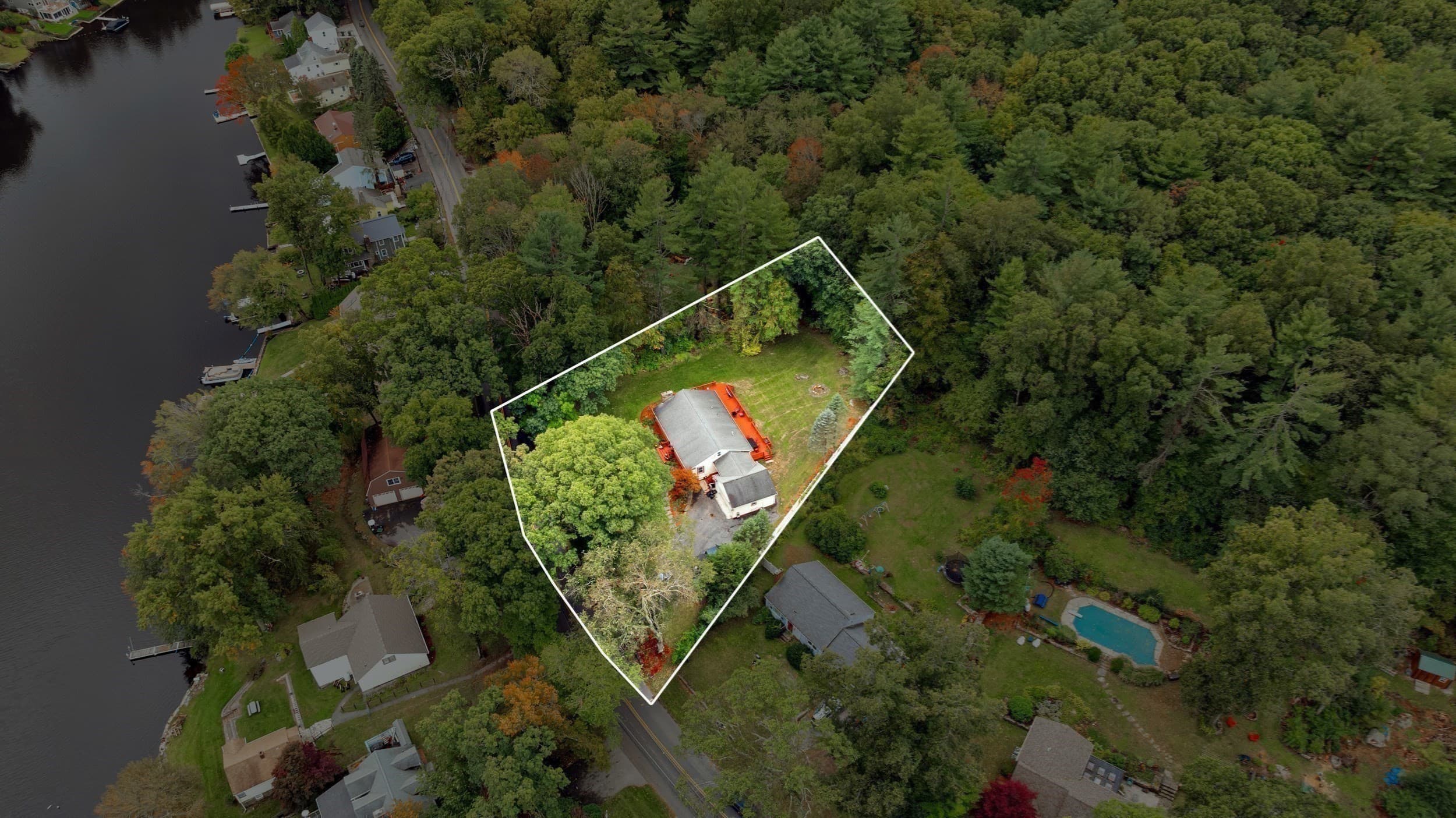 Single Family Residence at 30 W Sutton Rd, Sutton MA 01590, Sutton, photo 9 of 31