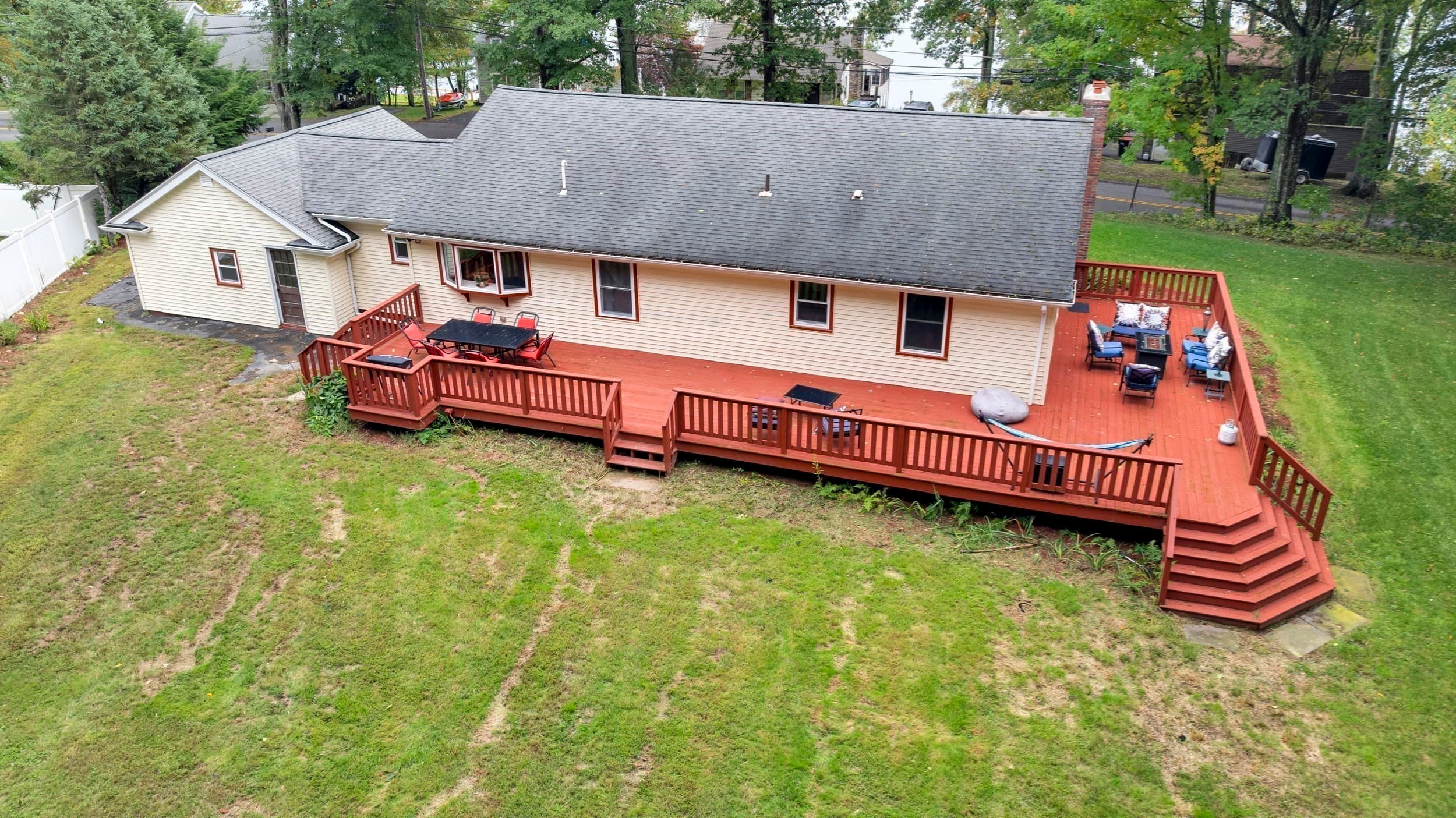 Single Family Residence at 30 W Sutton Rd, Sutton MA 01590, Sutton, photo 4 of 31