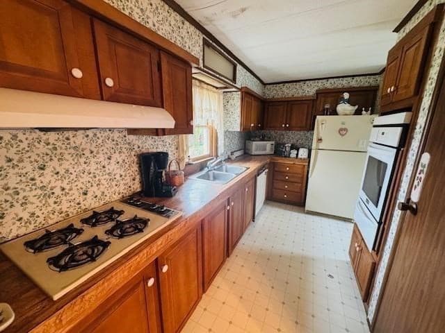 Mobile Home at 16 Charles Way, Plymouth MA 02360, Plymouth, photo 5 of 7