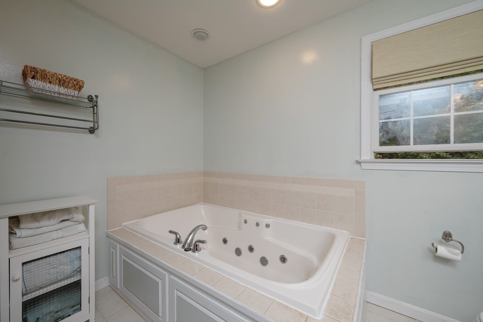 Single Family Residence at 71 Babcock Tavern Rd, Ware MA 01082, Ware, photo 26 of 39