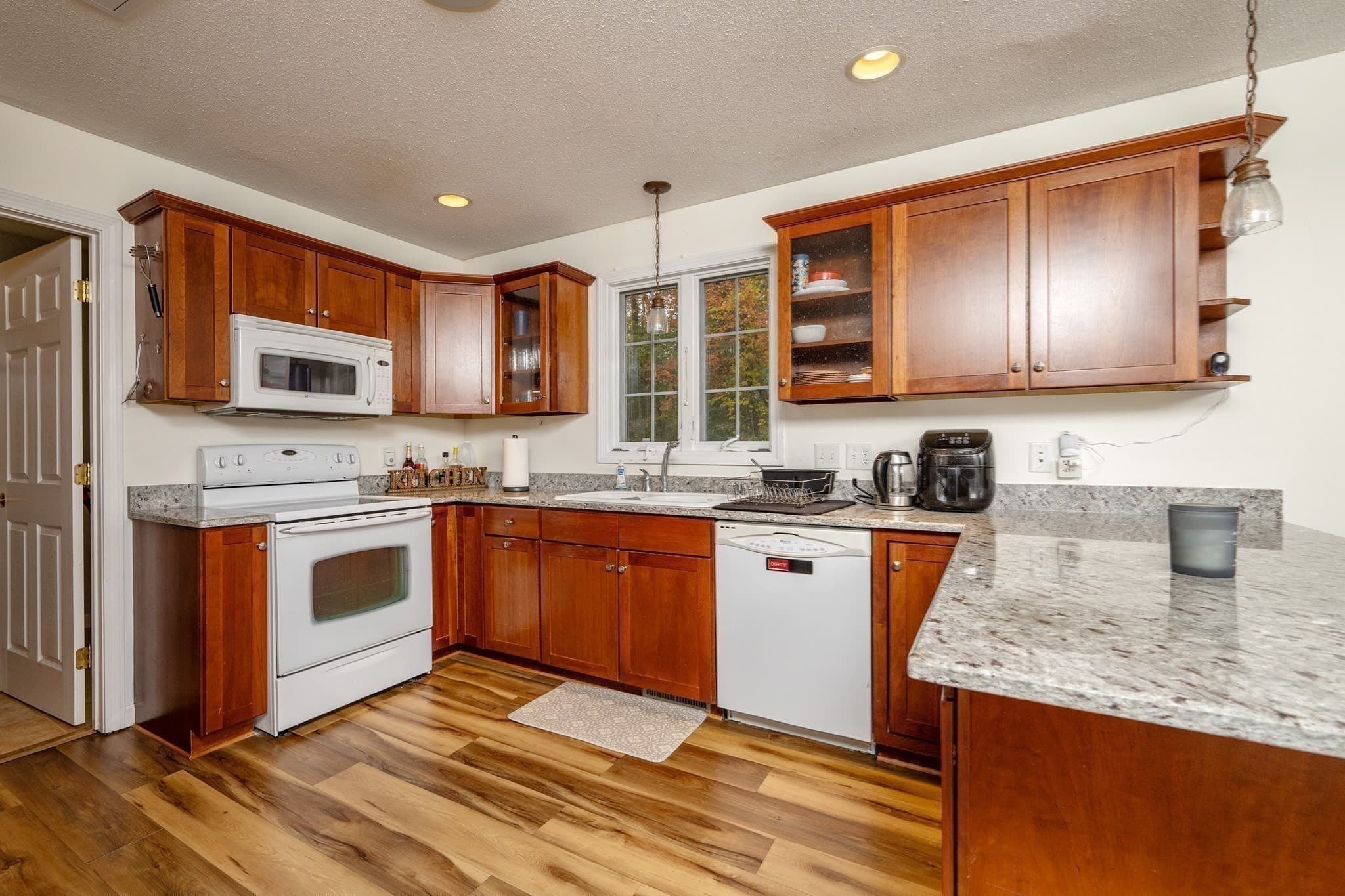 Single Family Residence at 71 Babcock Tavern Rd, Ware MA 01082, Ware, photo 9 of 39