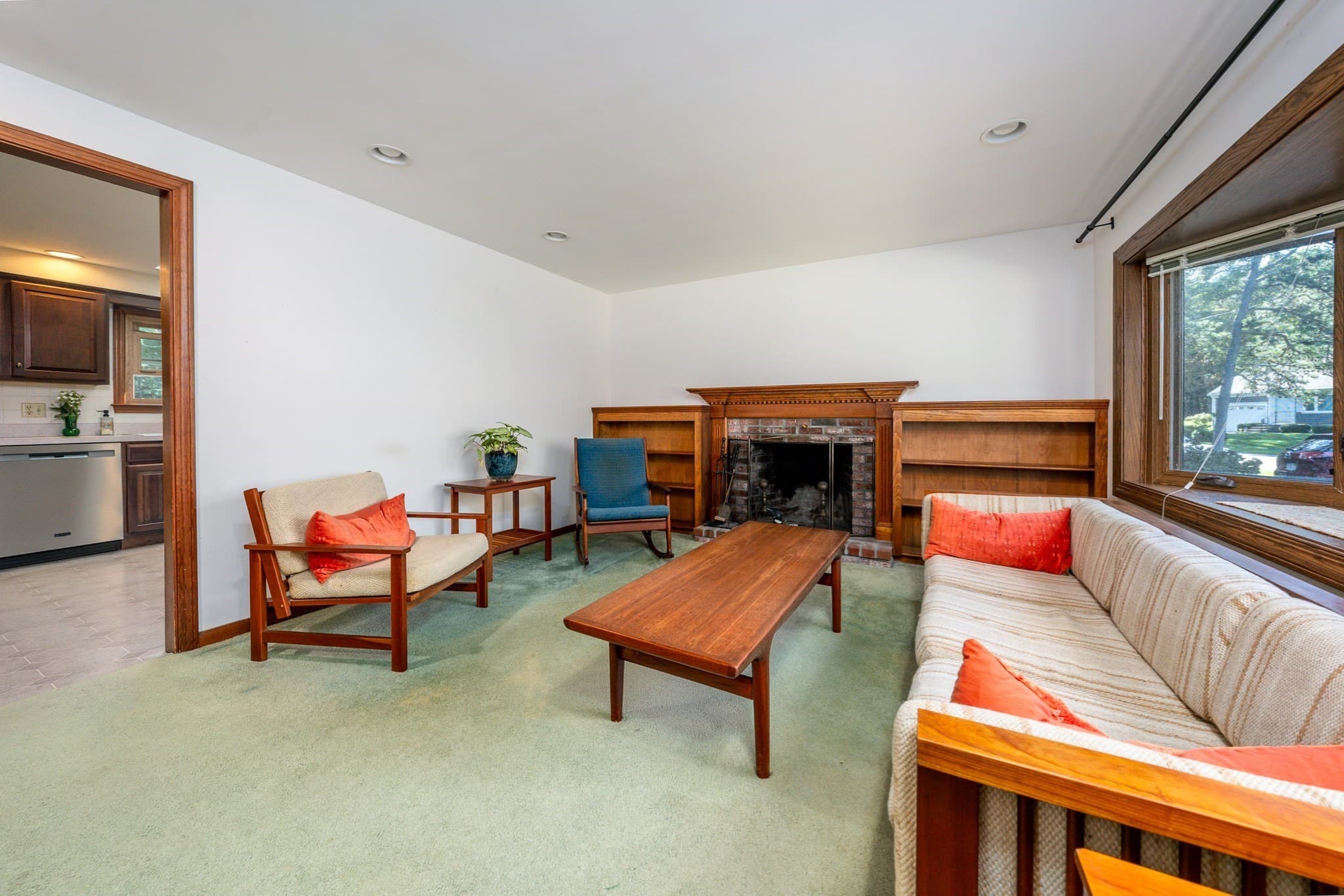 Single Family Residence at 382 Mariner Circle, Barnstable MA 02635, Barnstable, photo 6 of 39