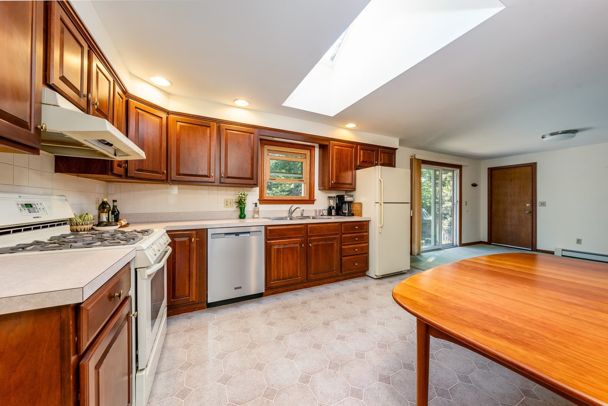 Single Family Residence at 382 Mariner Circle, Barnstable MA 02635, Barnstable, photo 13 of 39