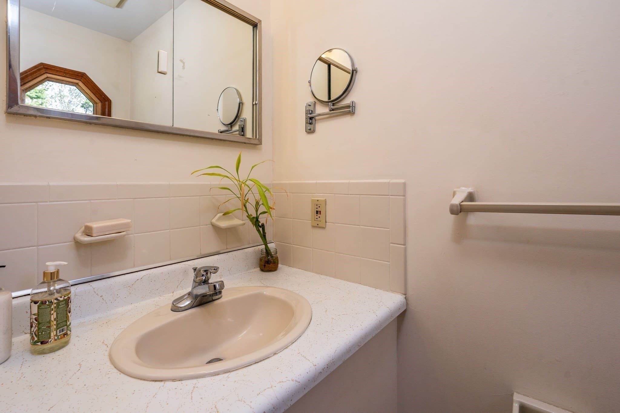 Single Family Residence at 382 Mariner Circle, Barnstable MA 02635, Barnstable, photo 18 of 39