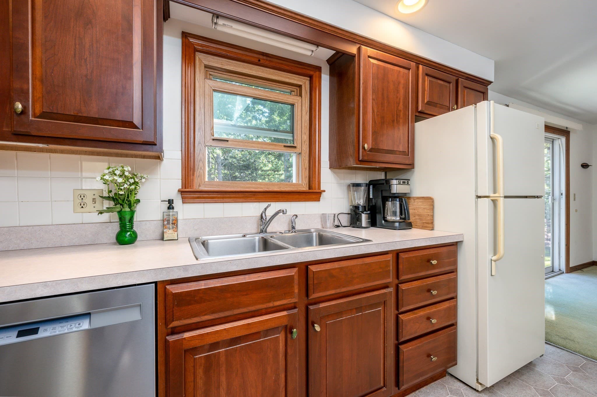 Single Family Residence at 382 Mariner Circle, Barnstable MA 02635, Barnstable, photo 11 of 39