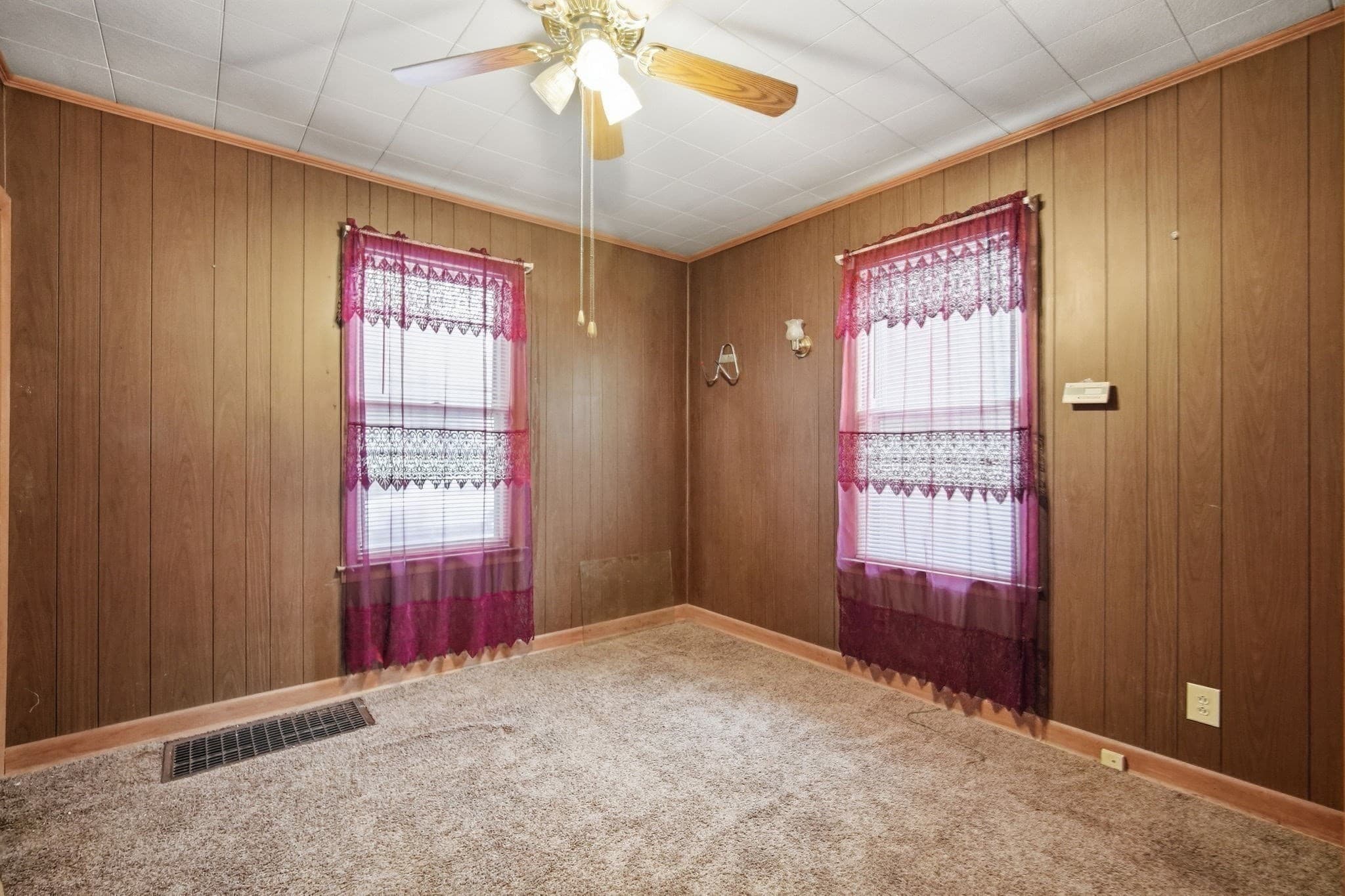 Single Family Residence at 82 Gresham St, Springfield MA 01119, Springfield, photo 13 of 29