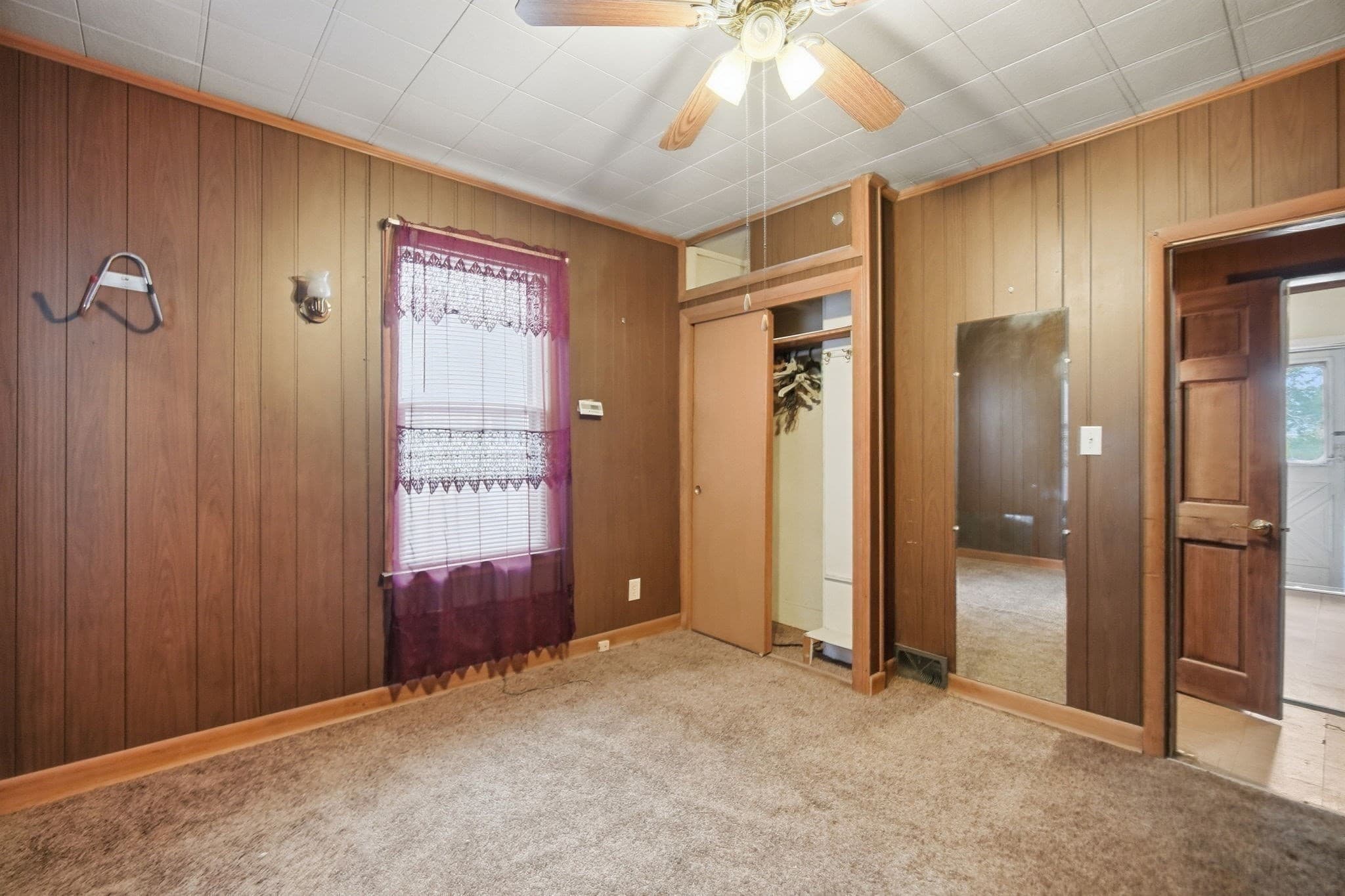 Single Family Residence at 82 Gresham St, Springfield MA 01119, Springfield, photo 11 of 29