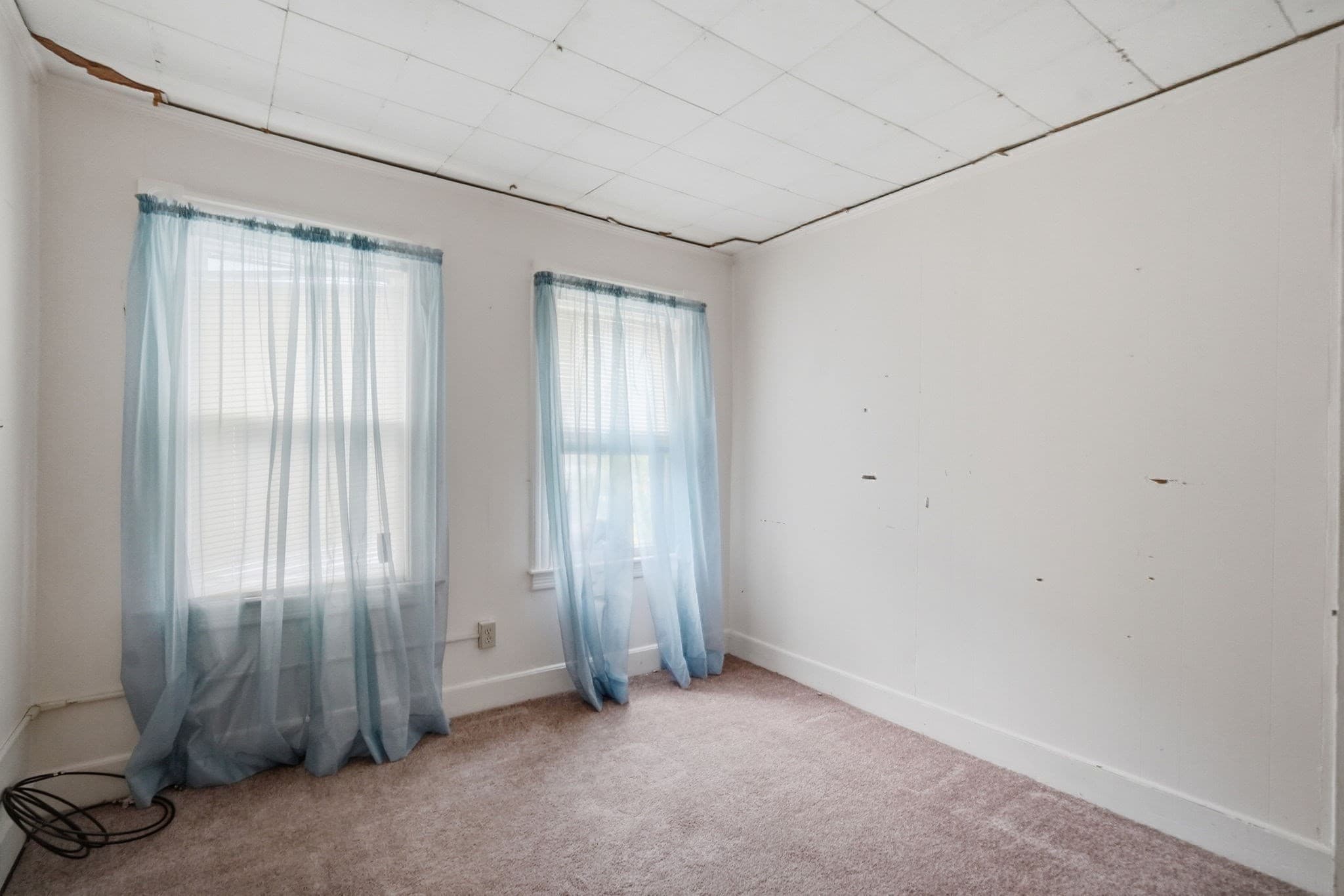 Single Family Residence at 82 Gresham St, Springfield MA 01119, Springfield, photo 19 of 29