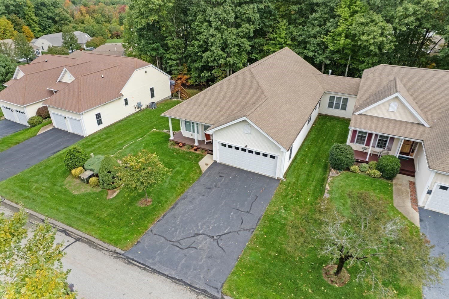 Condominium at 30 Summerfield Drive # 30, Uxbridge MA 01569, Uxbridge, photo 34 of 42