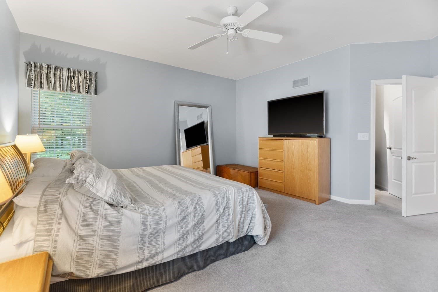 Condominium at 30 Summerfield Drive # 30, Uxbridge MA 01569, Uxbridge, photo 19 of 42