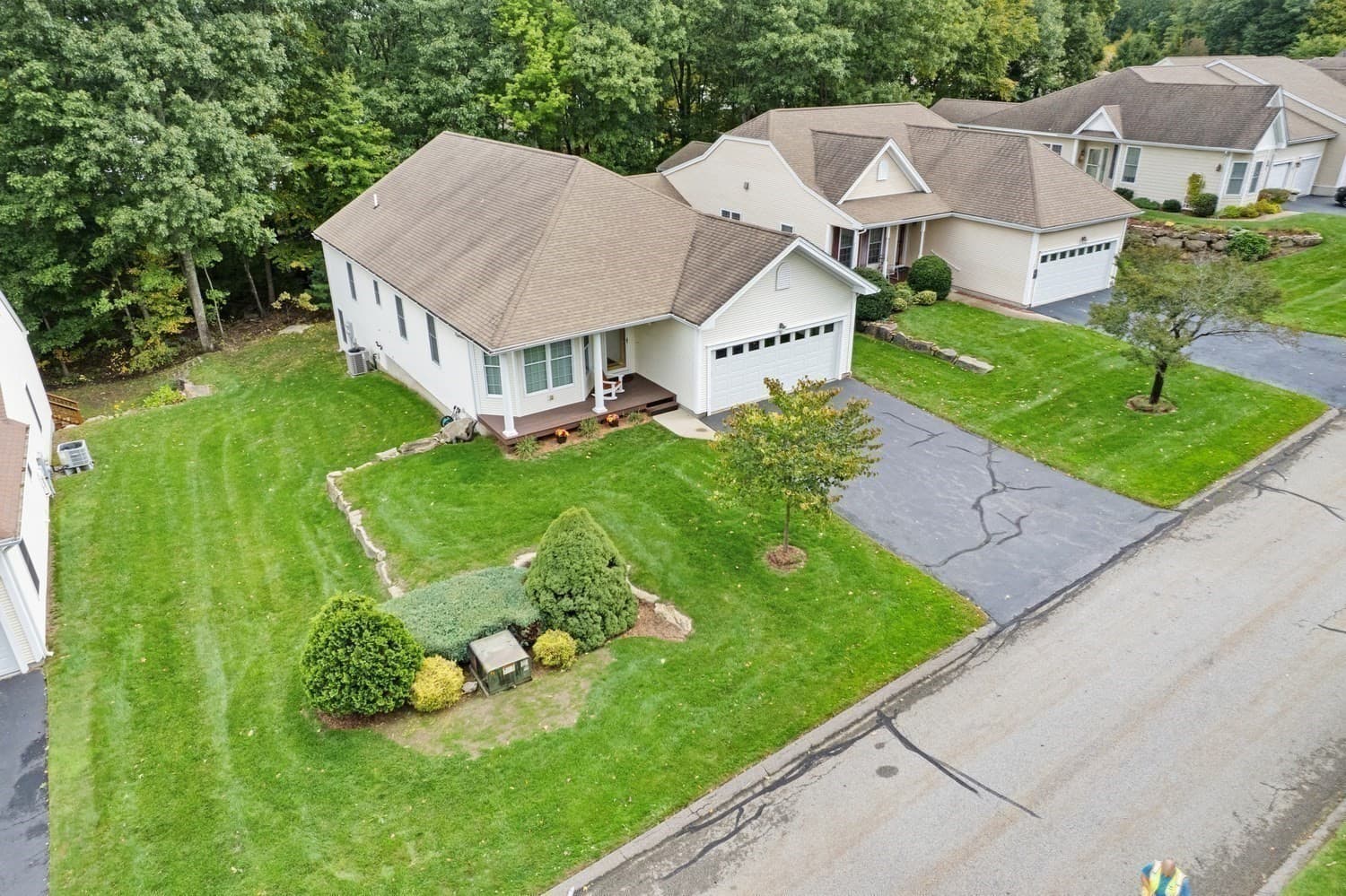 Condominium at 30 Summerfield Drive # 30, Uxbridge MA 01569, Uxbridge, photo 35 of 42