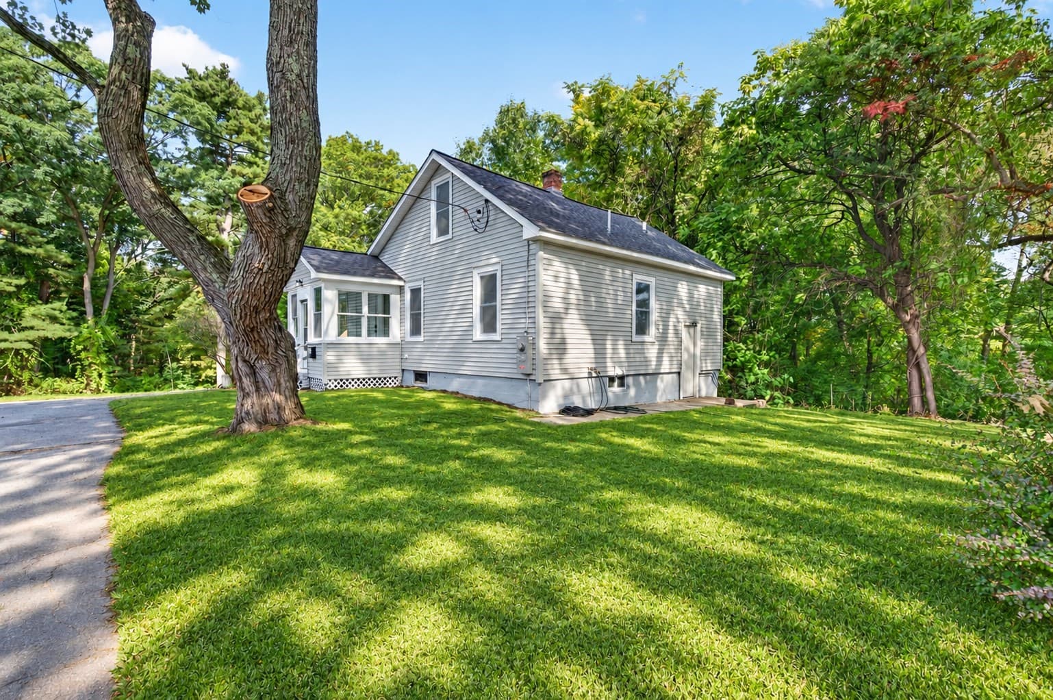 Single Family Residence at 17 B St, Chelmsford MA 01824, Chelmsford, photo 2 of 40