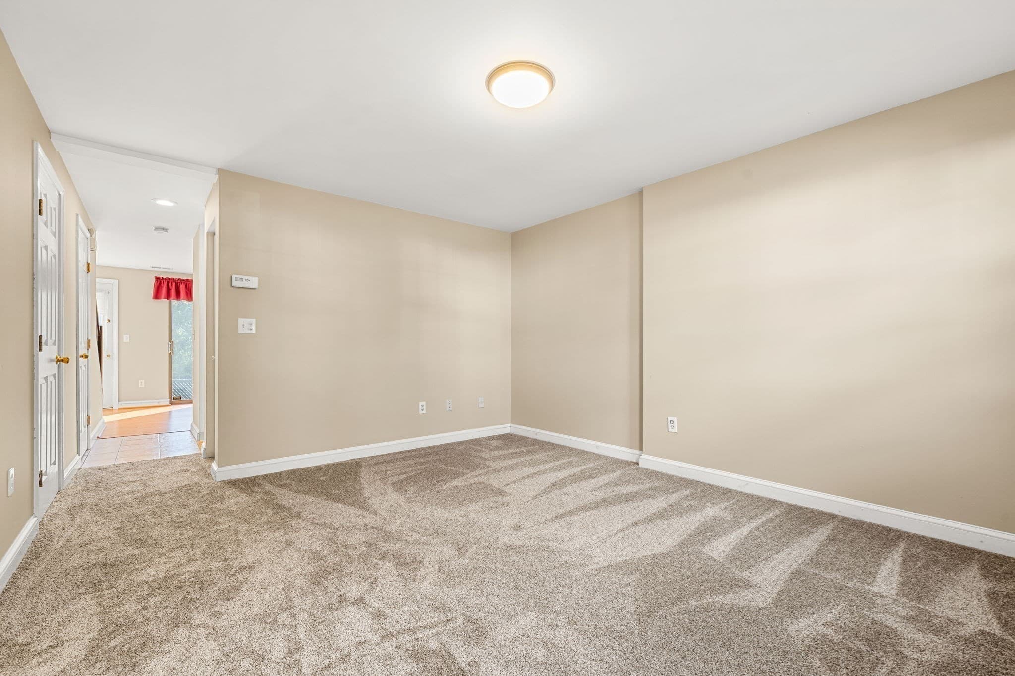 Condominium at 52 Warren St # 8, Peabody MA 01960, Peabody, photo 5 of 18