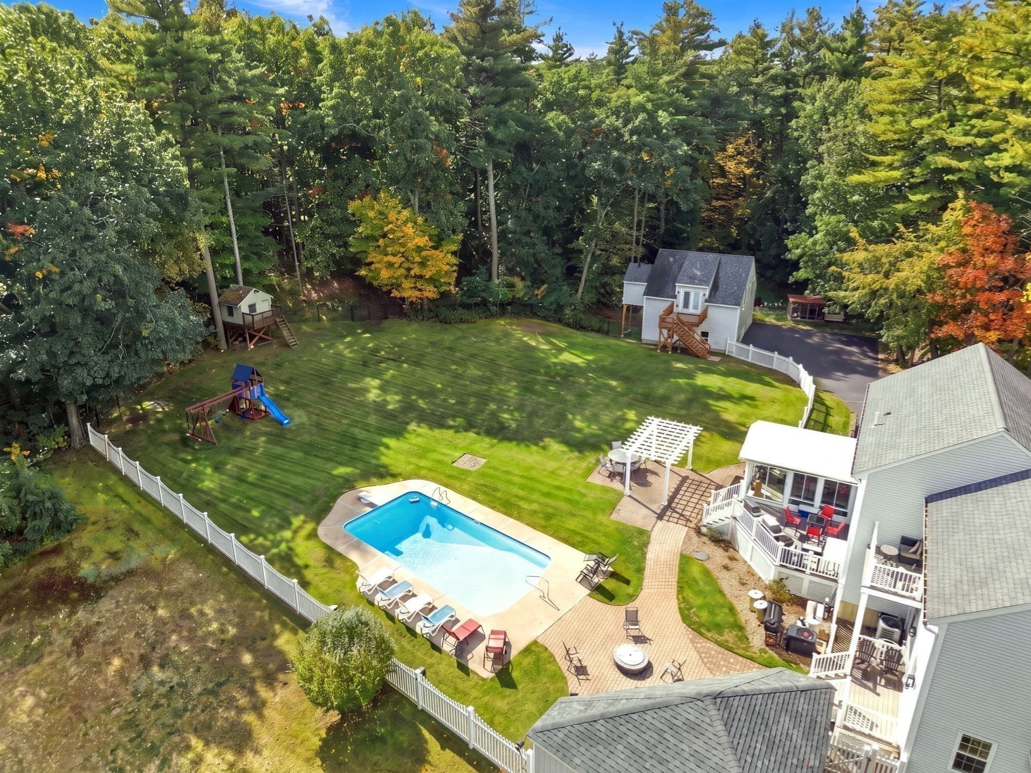 Single Family Residence at 15 Smith Corner Road, Plaistow NH 03865, Plaistow, photo 7 of 41