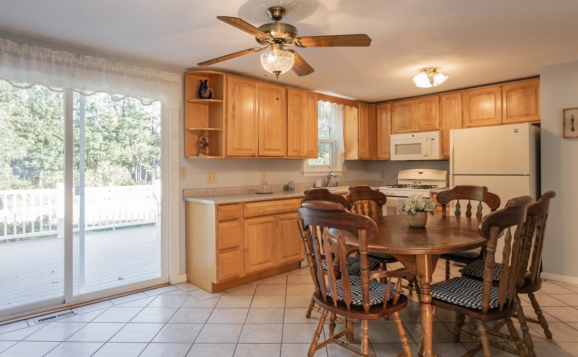 Single Family Residence at 181 Elizabeth Drive, Raynham MA 02767, Raynham, photo 6 of 27