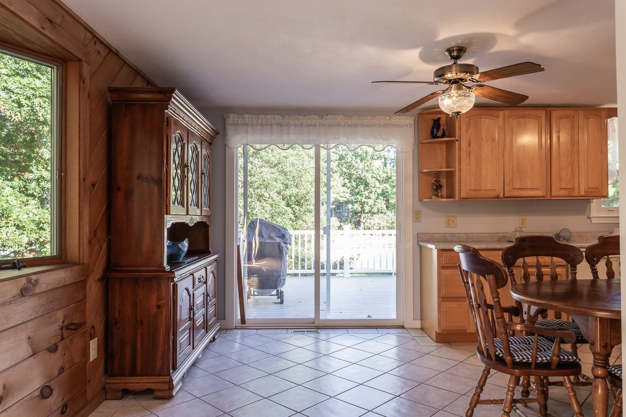 Single Family Residence at 181 Elizabeth Drive, Raynham MA 02767, Raynham, photo 5 of 27