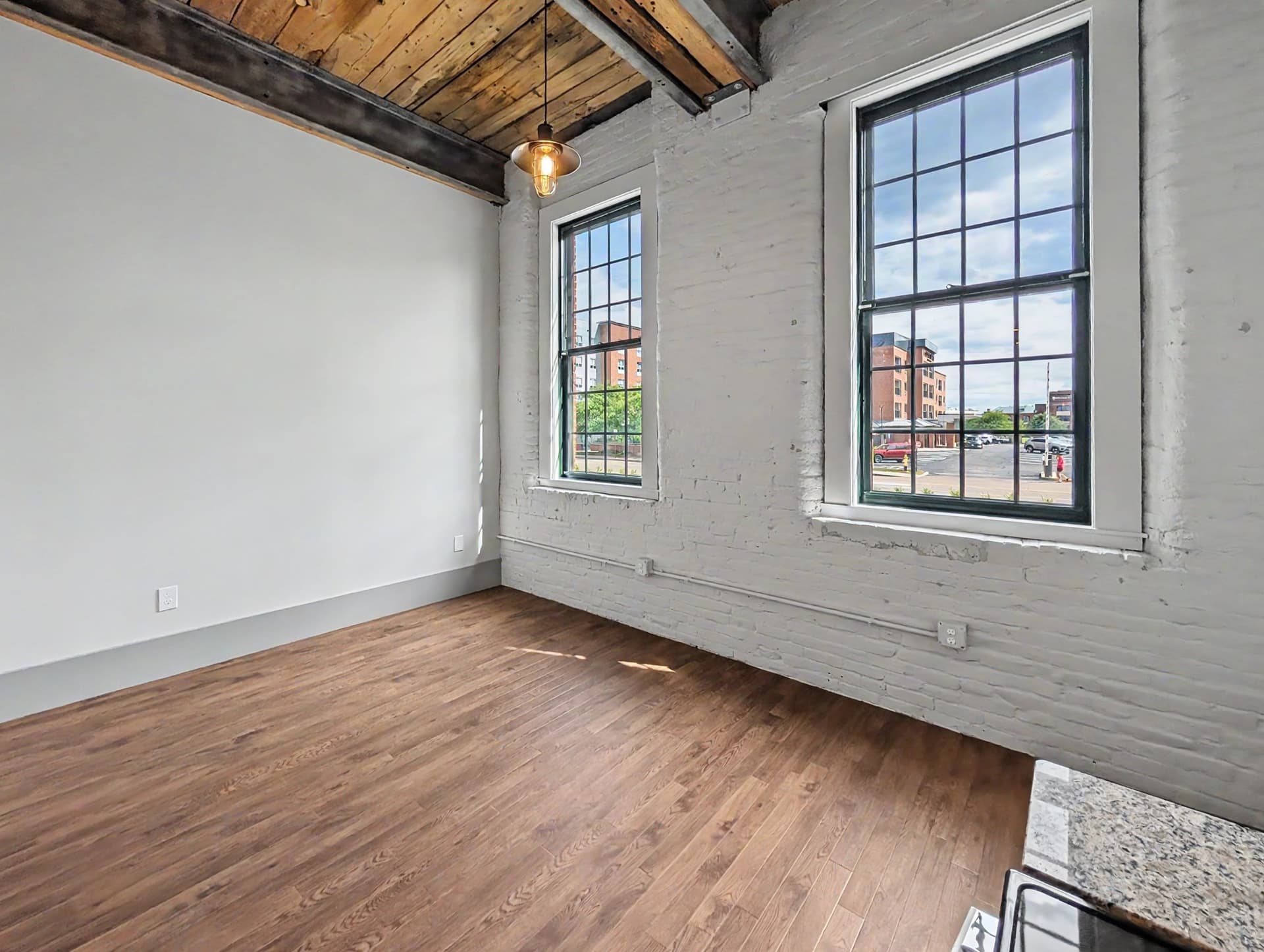 90 Grove St # 206, Worcester MA 01605