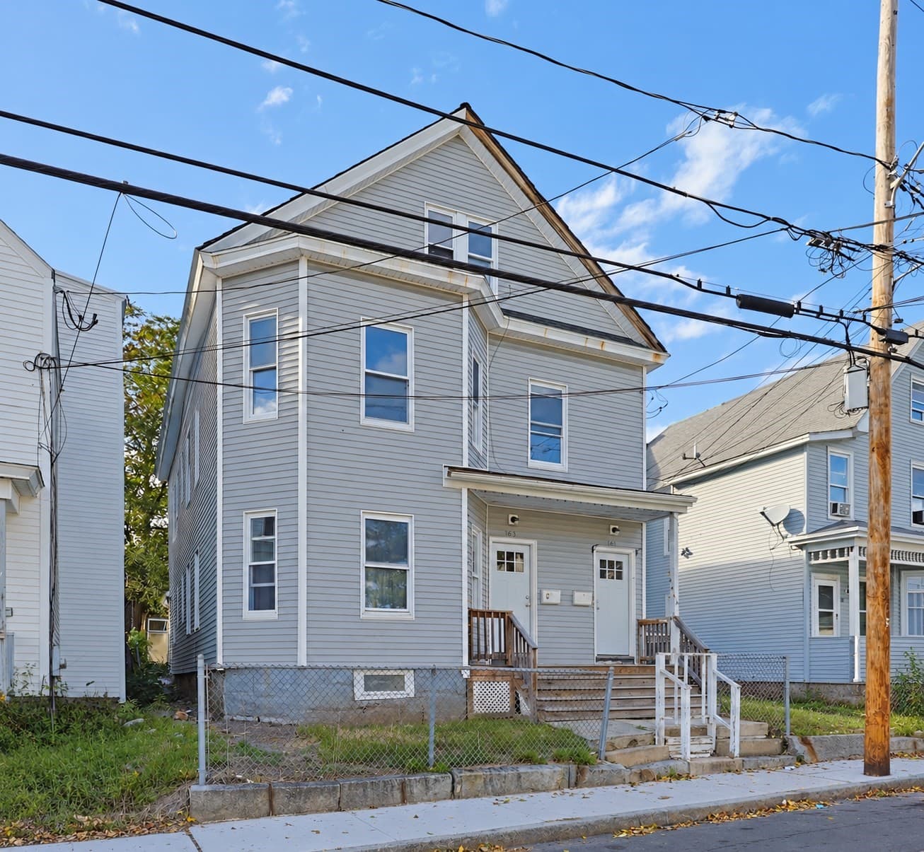161 Smith St, Lowell MA 01851