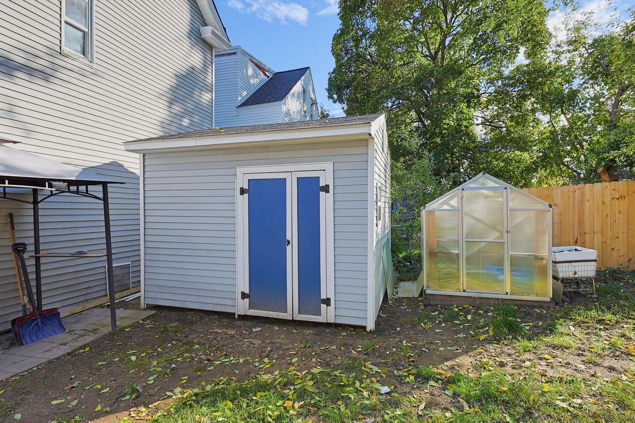 2 Family - 2 Units Up/Down at 161 Smith St, Lowell MA 01851, Lowell, photo 5 of 42