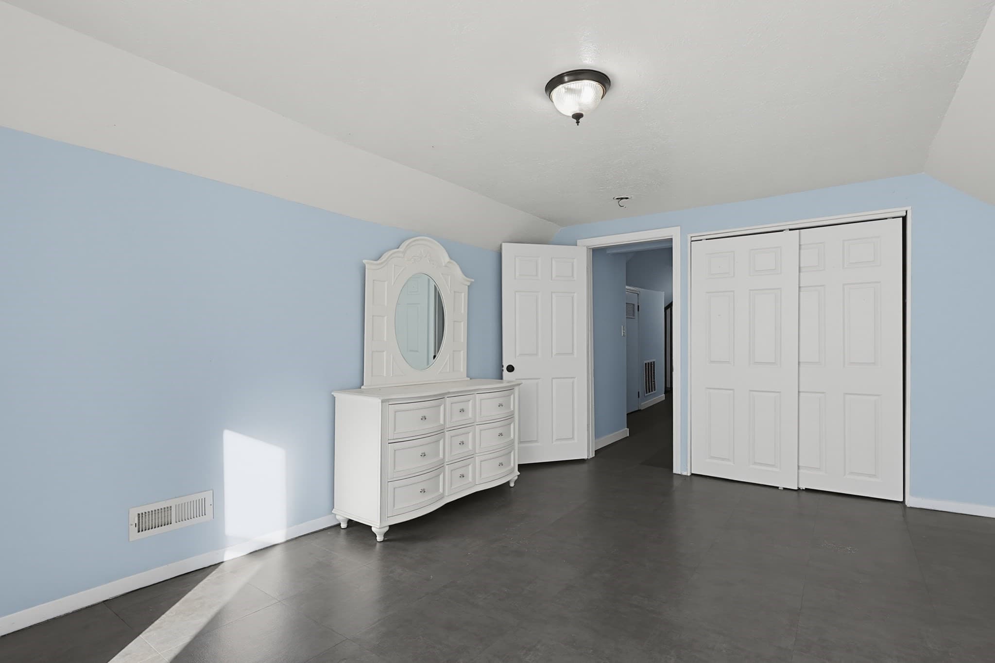 2 Family - 2 Units Up/Down at 161 Smith St, Lowell MA 01851, Lowell, photo 40 of 42