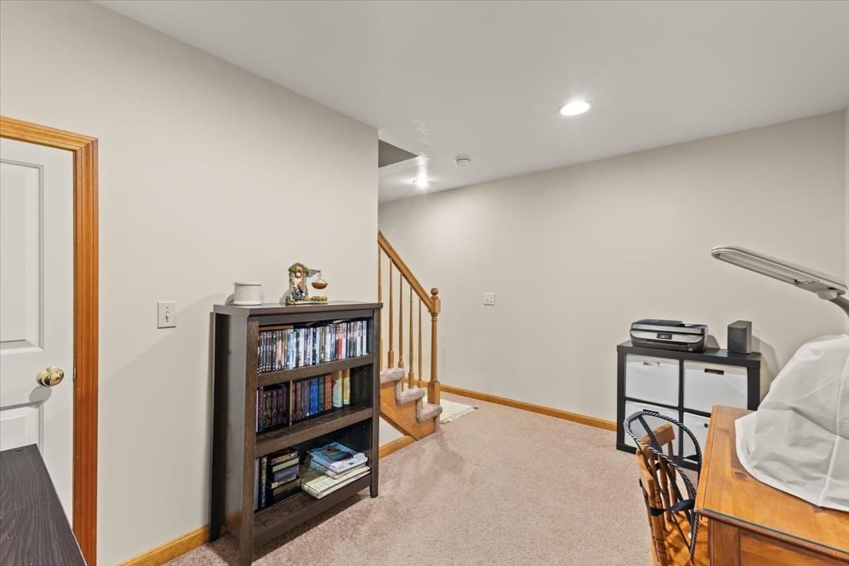 Single Family Residence at 8 George Littlefield Circle, Middleboro MA 02346, Middleboro, photo 28 of 35