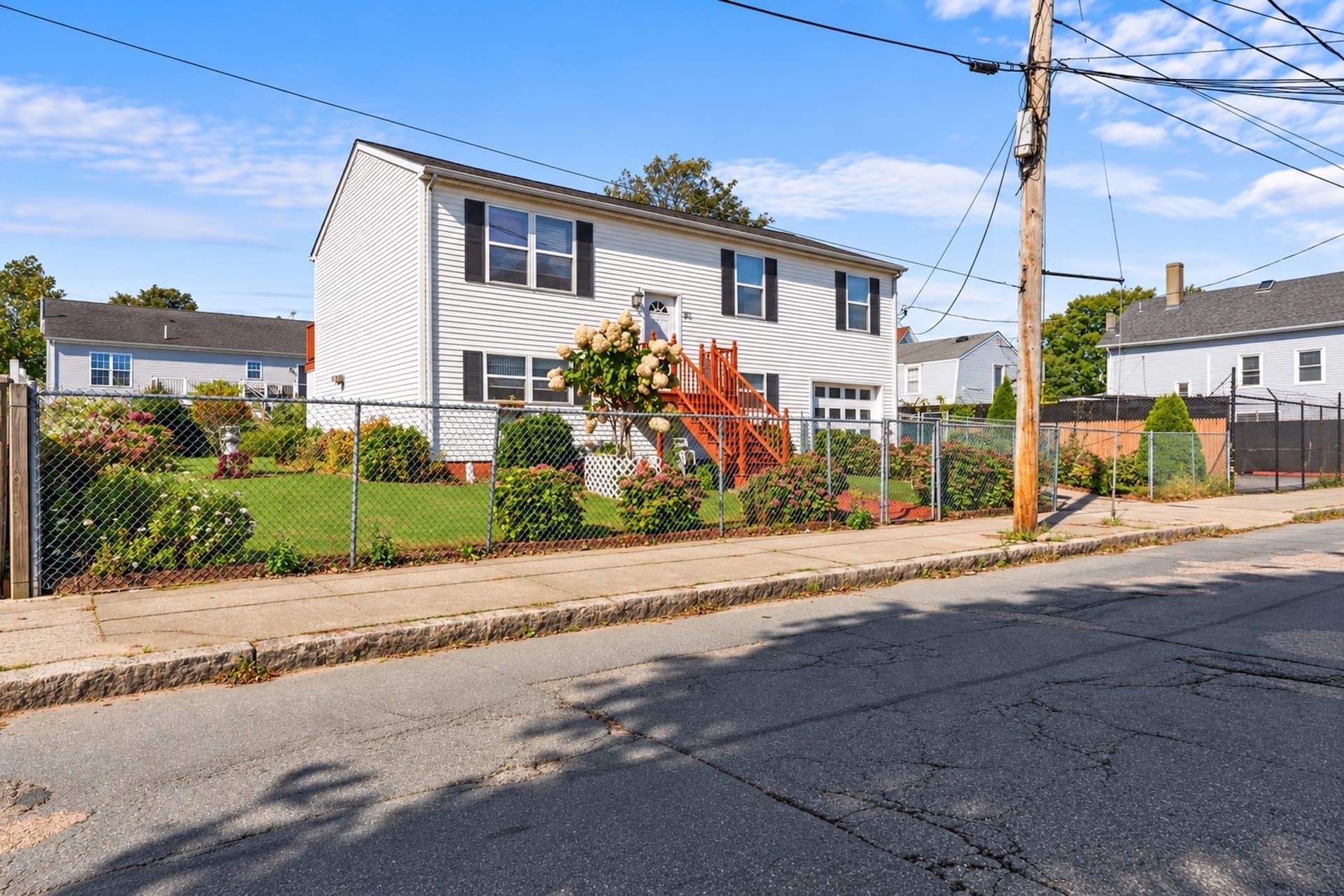 Single Family Residence at 123 Acushnet Av, New Bedford MA 02740, photo 3 of 42