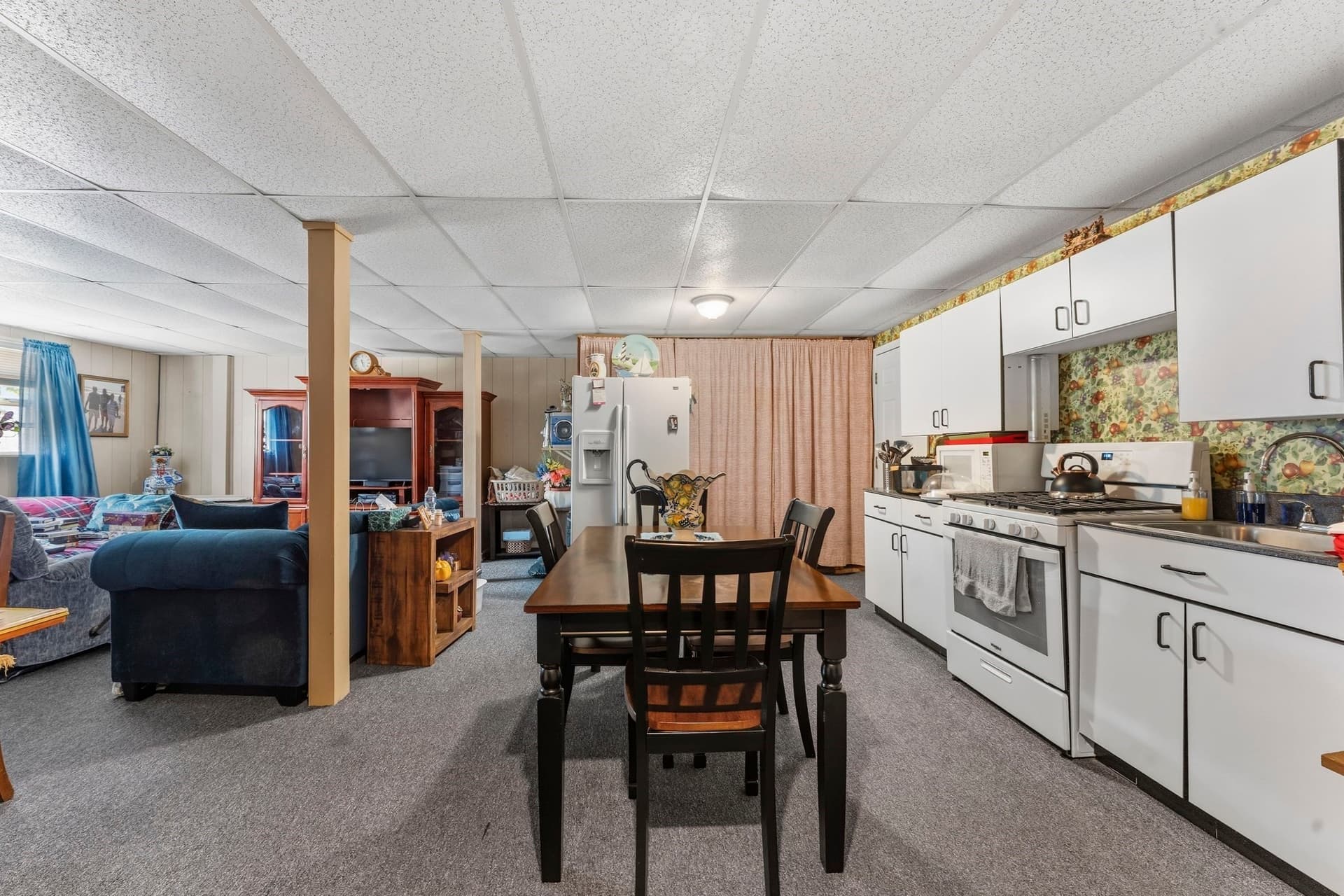 Single Family Residence at 123 Acushnet Av, New Bedford MA 02740, photo 33 of 42
