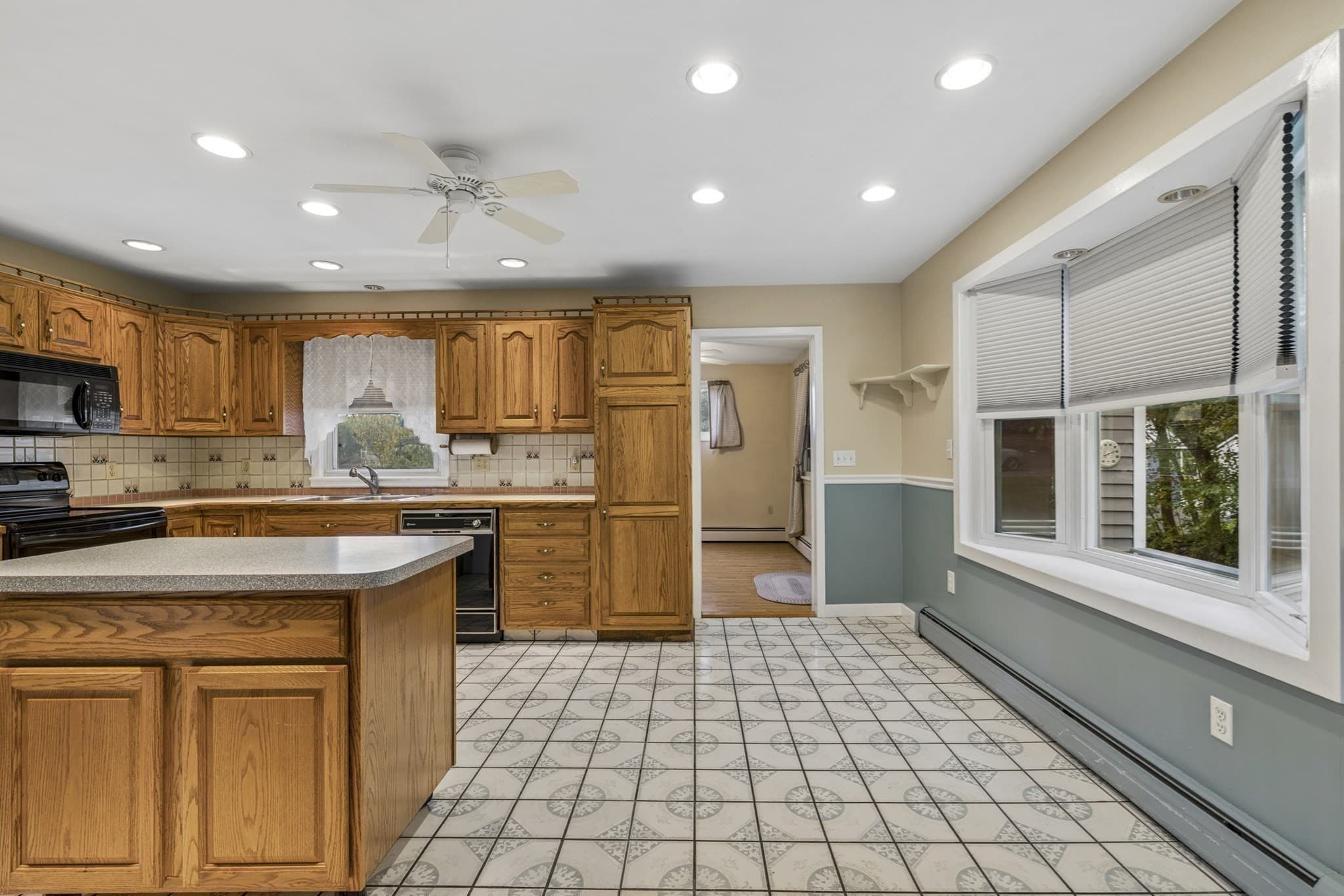 Single Family Residence at 30 Lee Rd, Dracut MA 01826, Dracut, photo 5 of 29