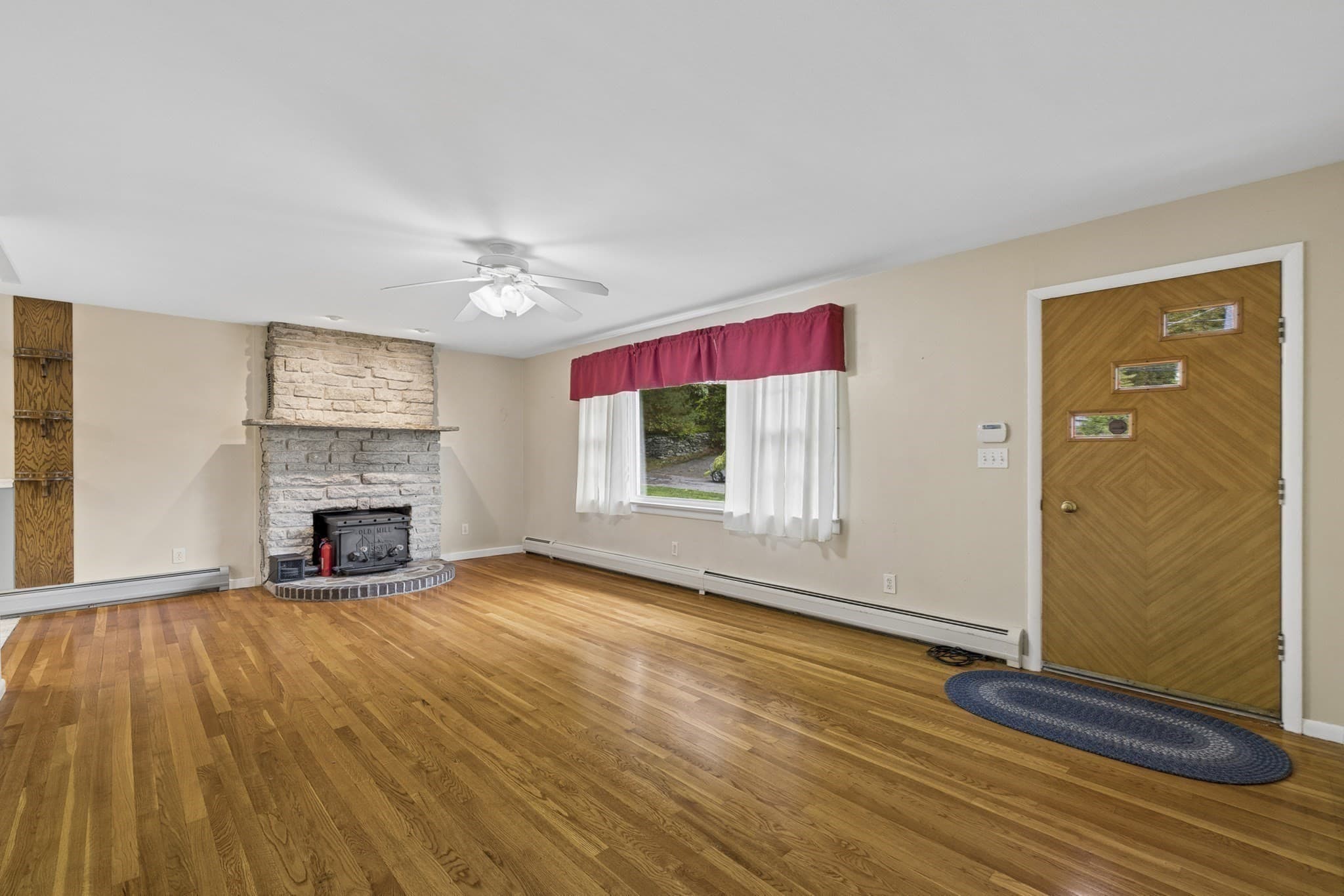 Single Family Residence at 30 Lee Rd, Dracut MA 01826, Dracut, photo 8 of 29