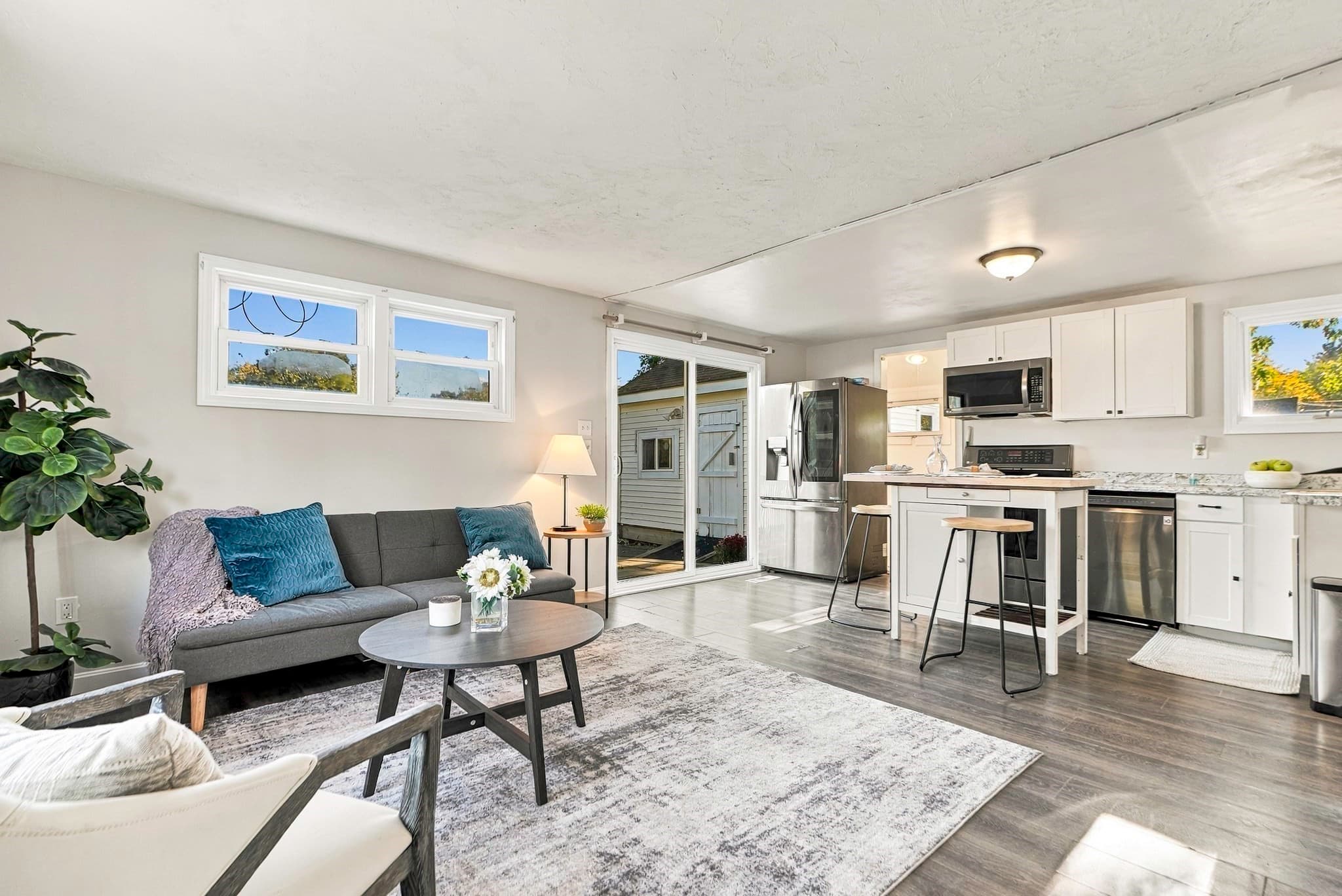 Single Family Residence at 33 Rondeau Rd, Bellingham MA 02019, Bellingham, photo 3 of 17
