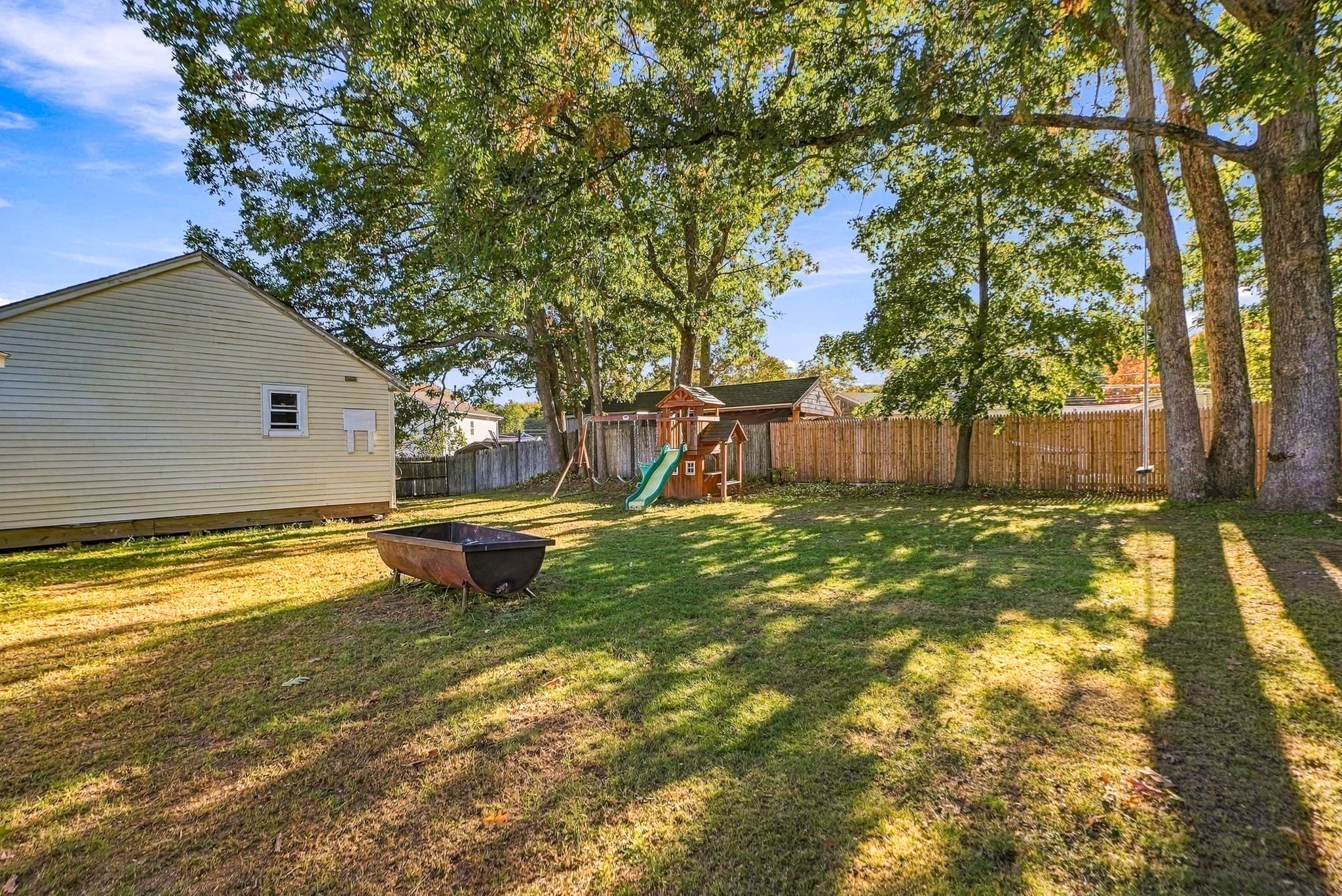 Single Family Residence at 33 Rondeau Rd, Bellingham MA 02019, Bellingham, photo 15 of 17
