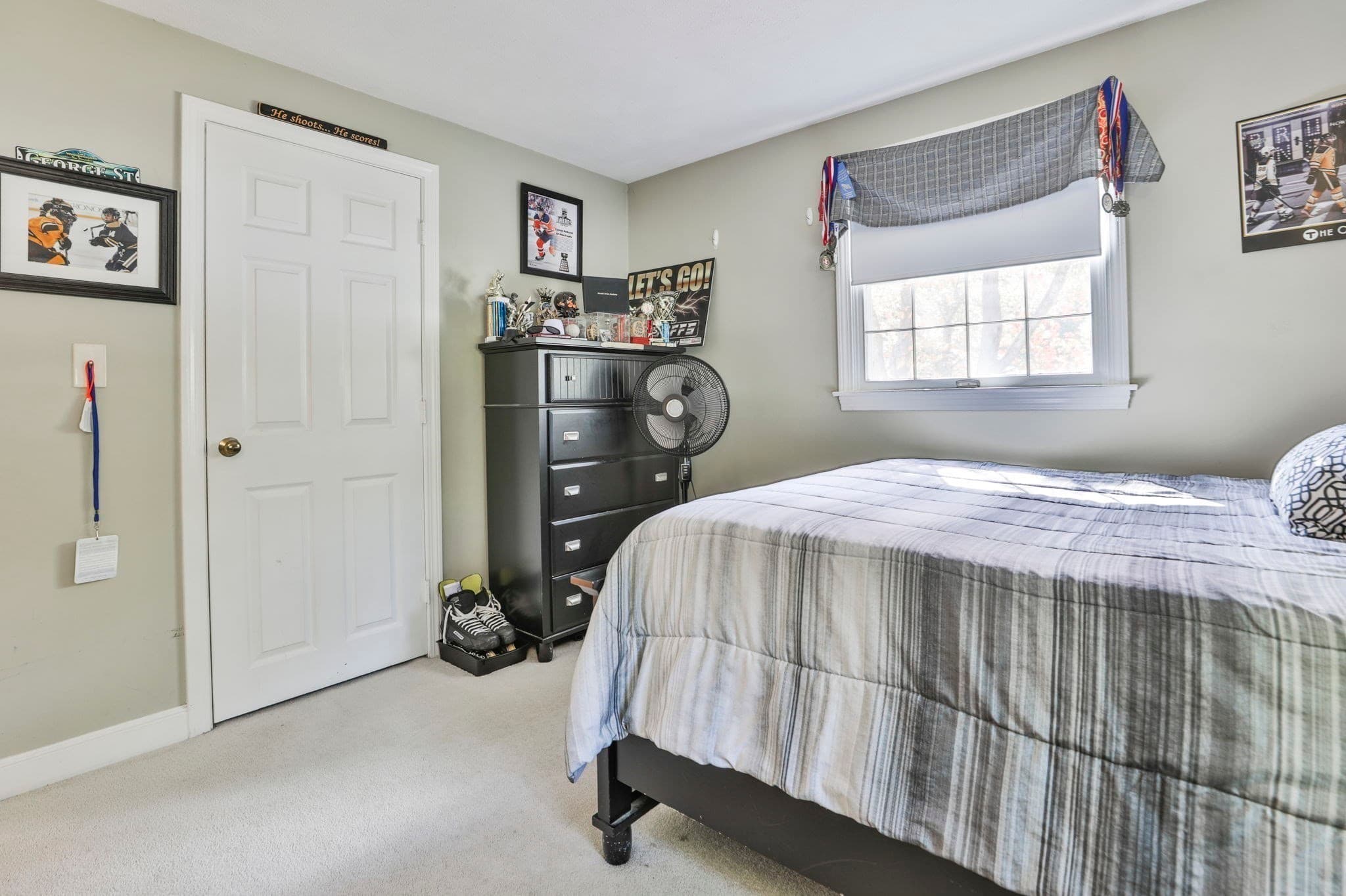 Single Family Residence at 25 Indian Rock Dr, Saugus MA 01906, Saugus, photo 17 of 42