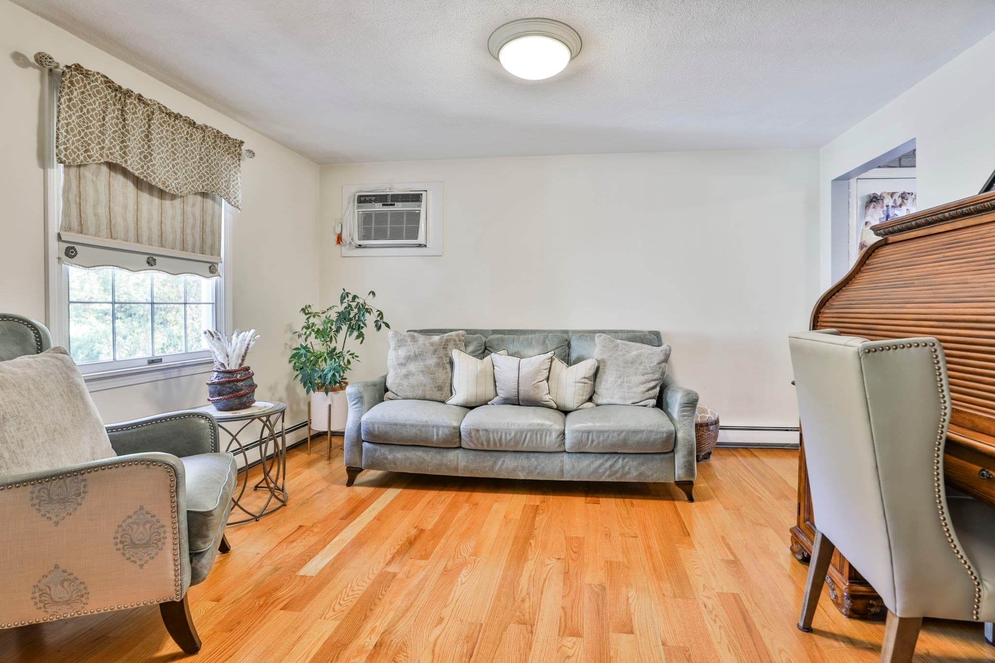 Single Family Residence at 25 Indian Rock Dr, Saugus MA 01906, Saugus, photo 12 of 42