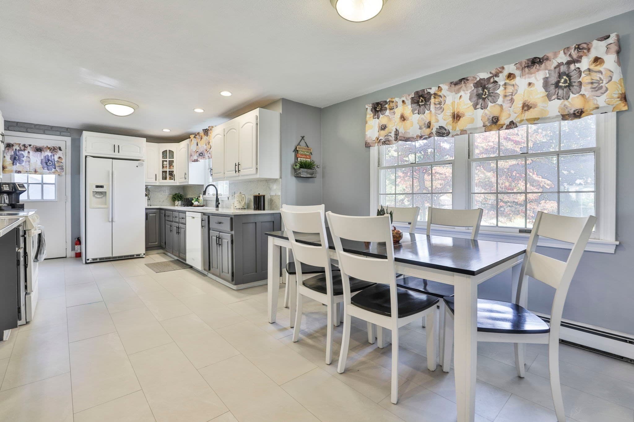 Single Family Residence at 25 Indian Rock Dr, Saugus MA 01906, Saugus, photo 7 of 42