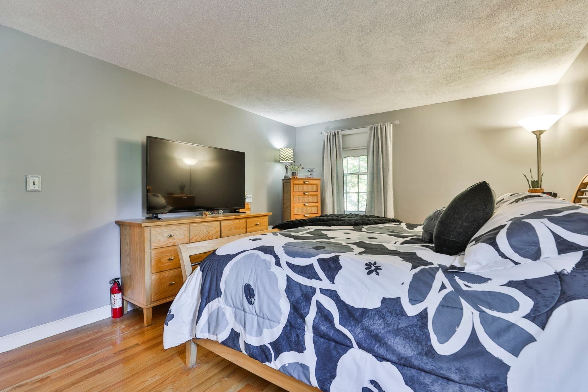 Single Family Residence at 25 Indian Rock Dr, Saugus MA 01906, Saugus, photo 20 of 42