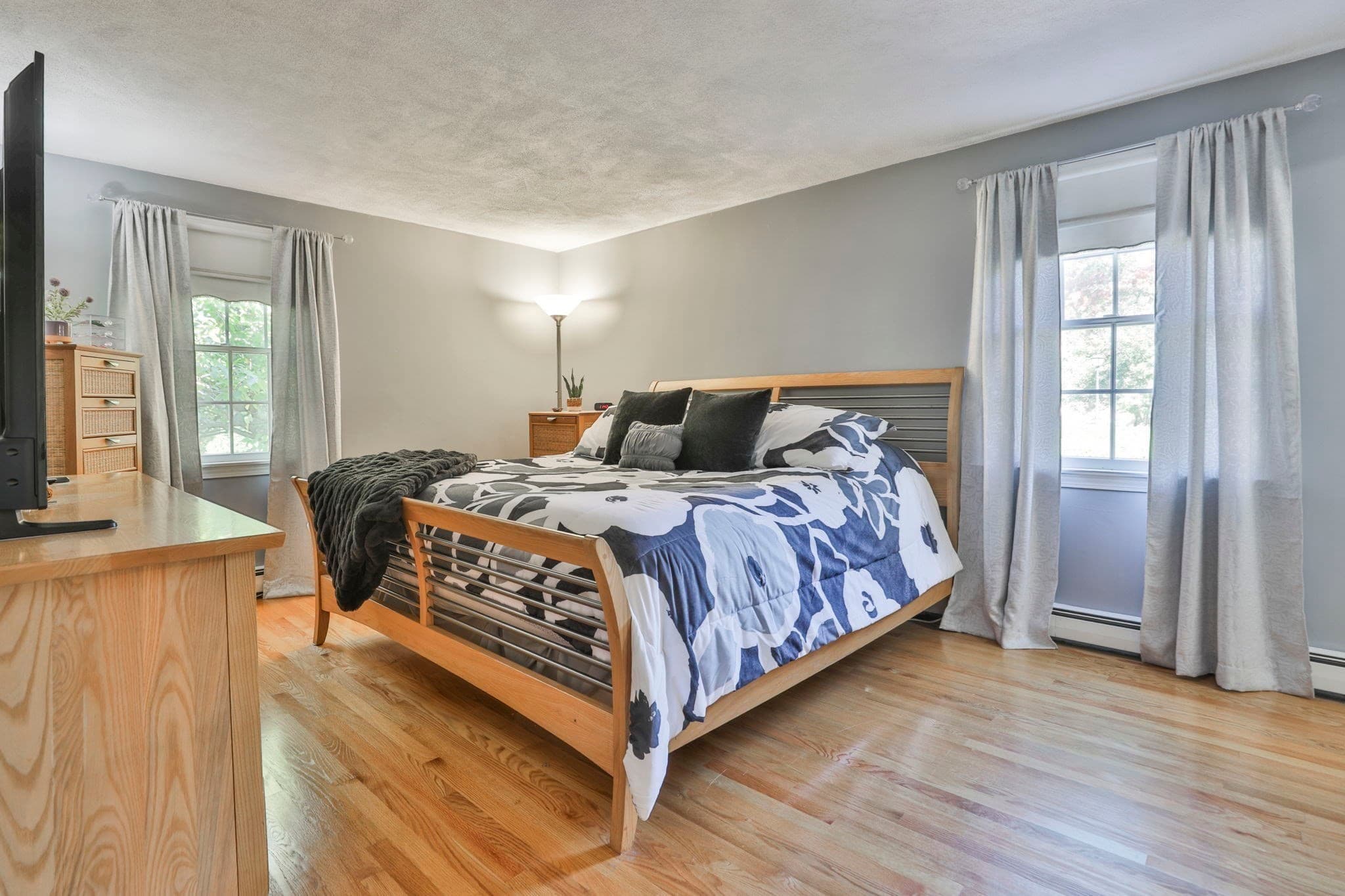 Single Family Residence at 25 Indian Rock Dr, Saugus MA 01906, Saugus, photo 19 of 42