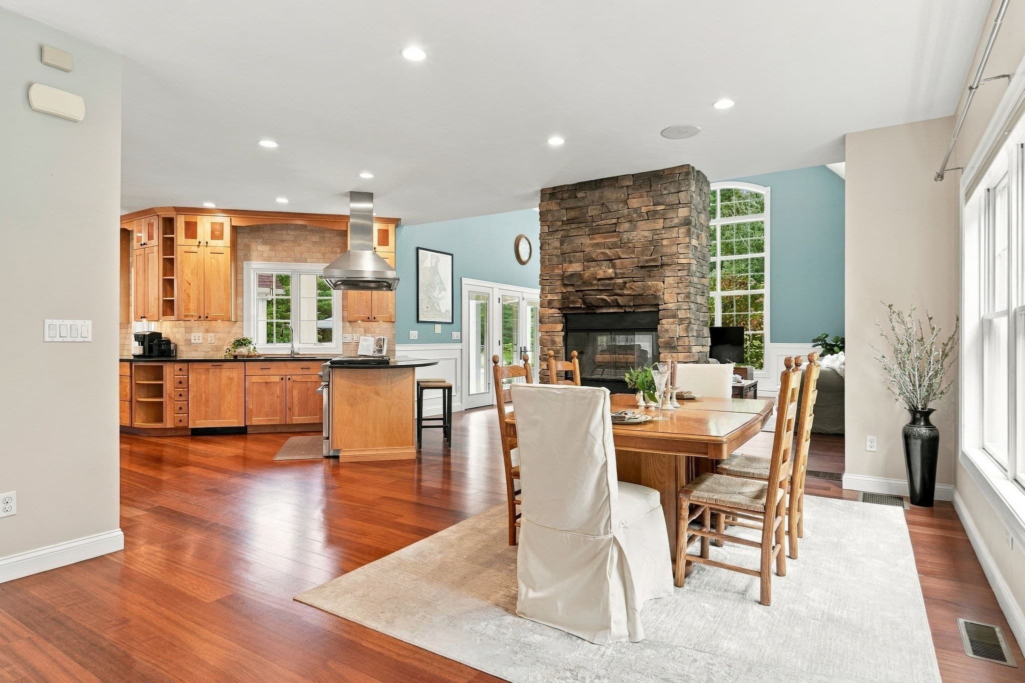 Single Family Residence at 20 Hillside Ln, Duxbury MA 02332, Duxbury, photo 6 of 42