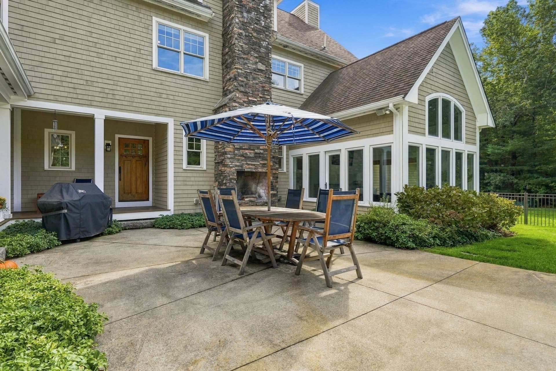 Single Family Residence at 20 Hillside Ln, Duxbury MA 02332, photo 33 of 42