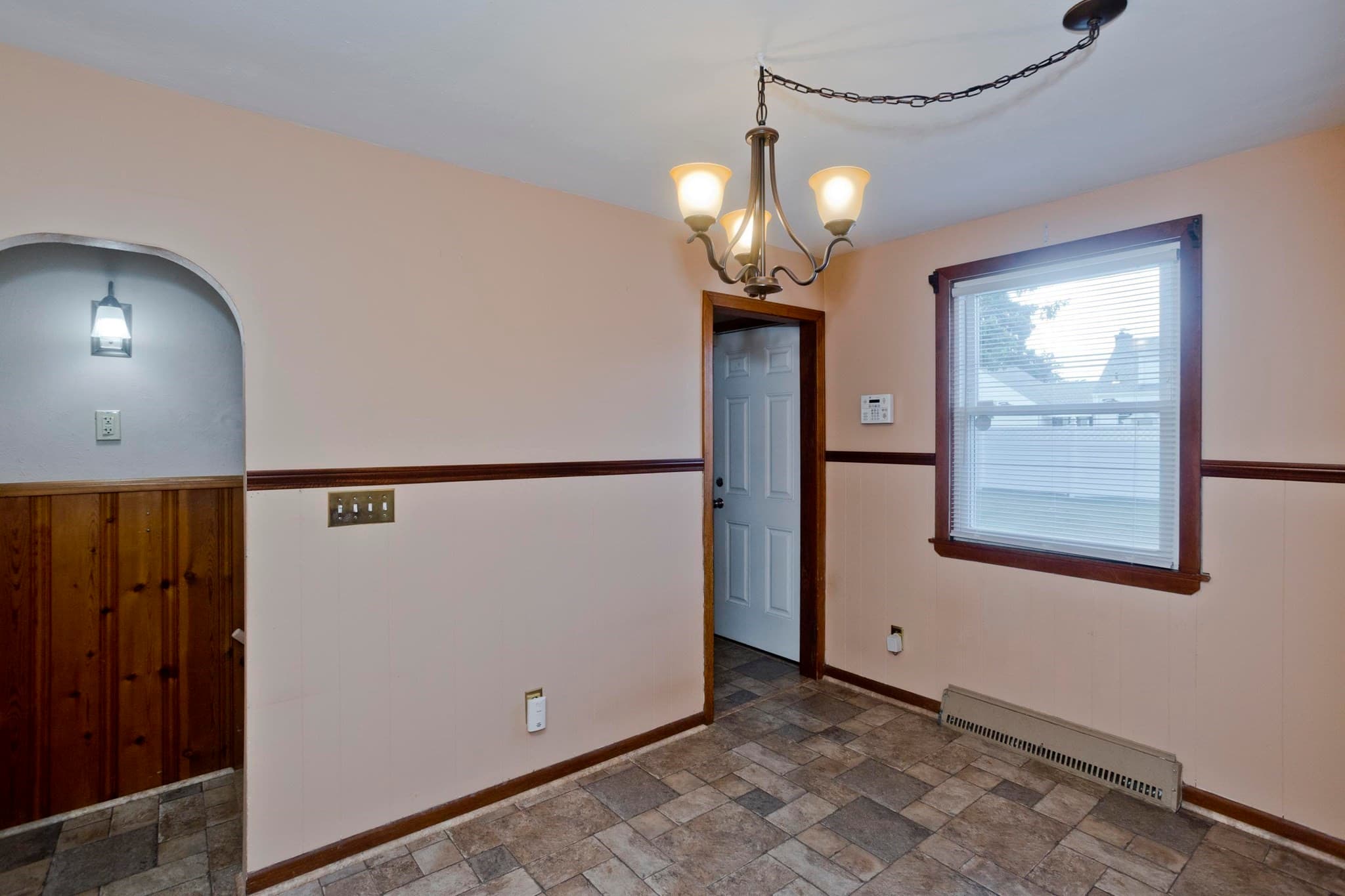 Single Family Residence at 29 Marguerite St, Chicopee MA 01020, Chicopee, photo 7 of 26