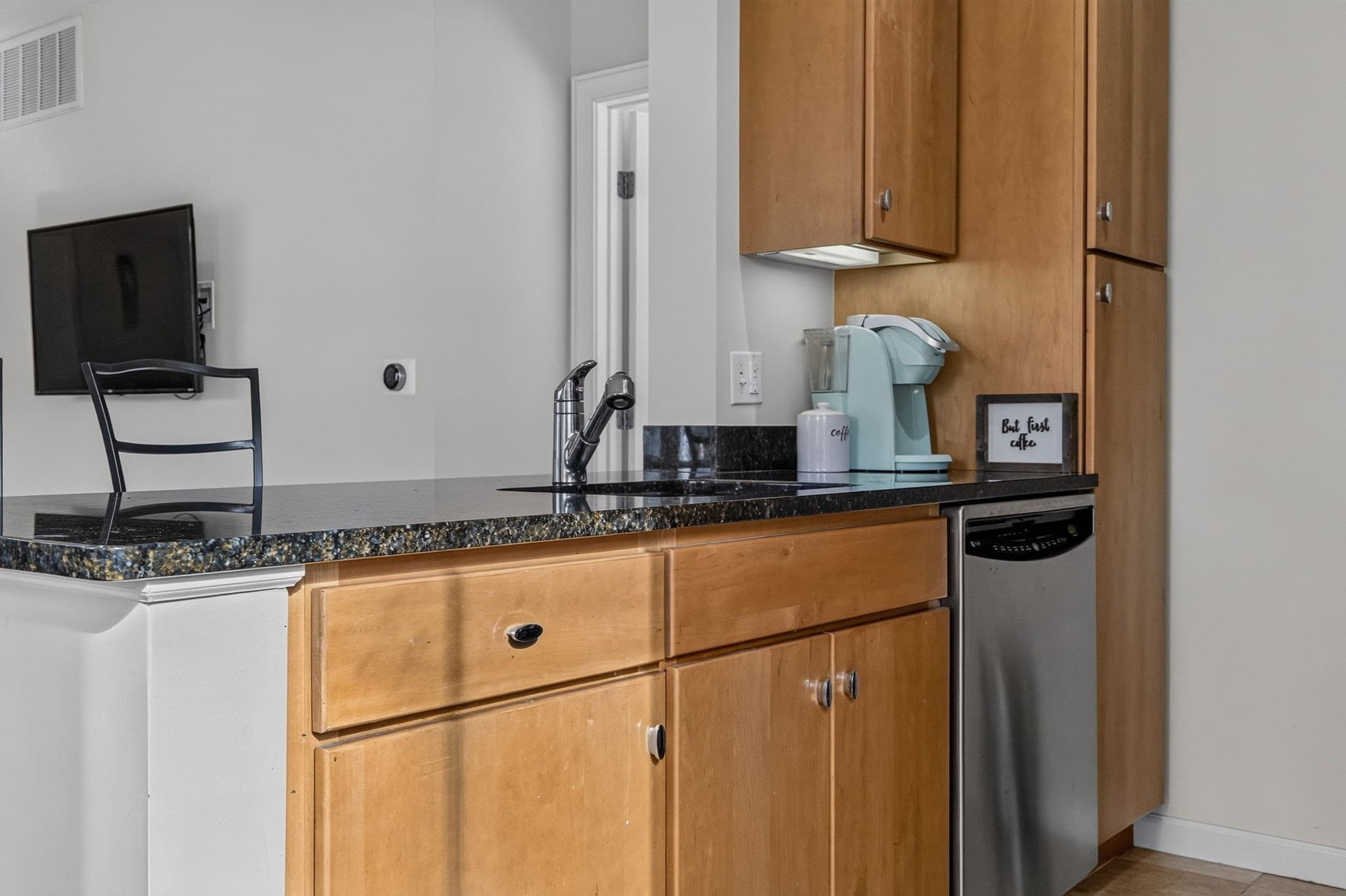 Condominium at 5 Repton Cir # 5213, Watertown MA 02472, Watertown, photo 11 of 34