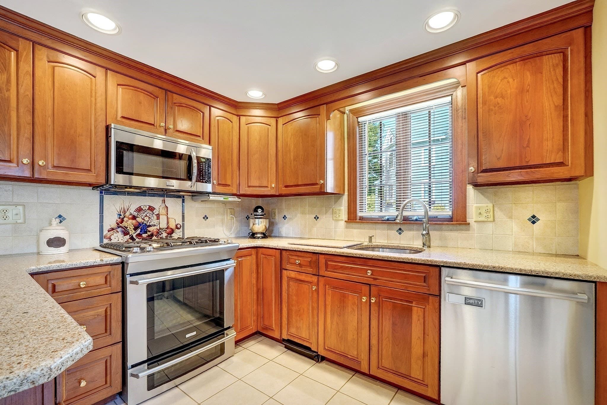 Single Family Residence at 21 Elm Street, Melrose MA 02176, Melrose, photo 9 of 42