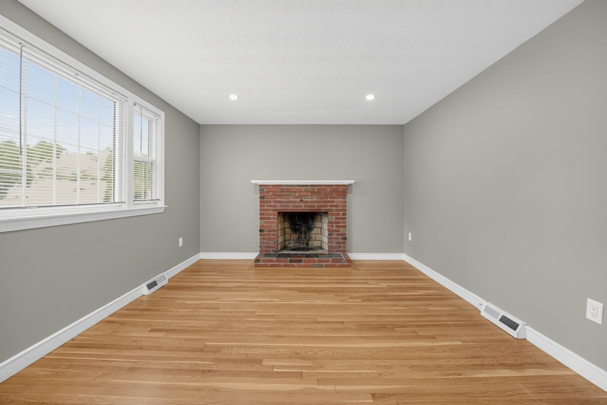 Single Family Residence at 119 Spallus Rd, Stoughton MA 02072, Stoughton, photo 4 of 22