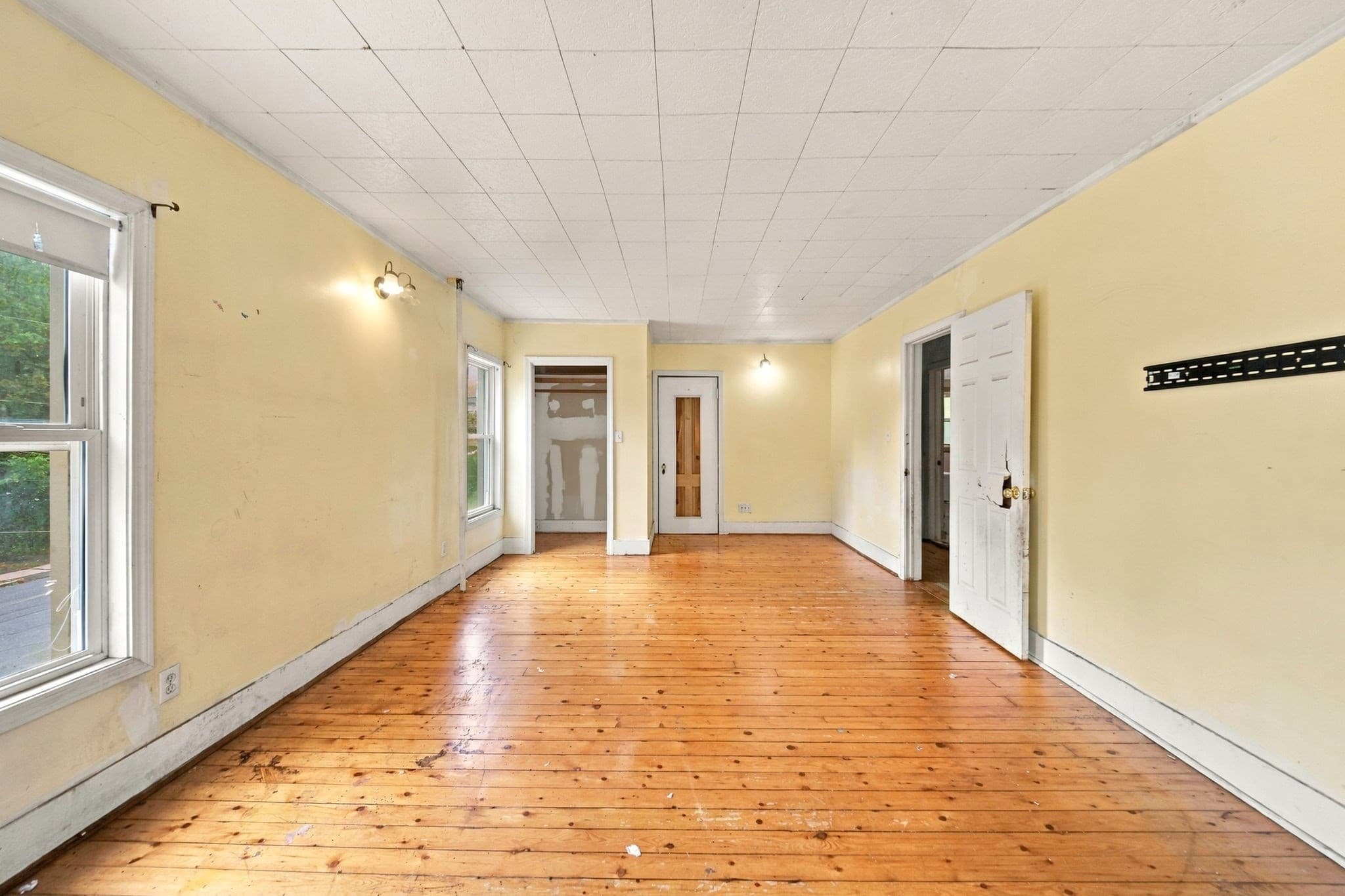 Single Family Residence at 30 Myrtle Ave, Holyoke MA 01040, Holyoke, photo 17 of 33