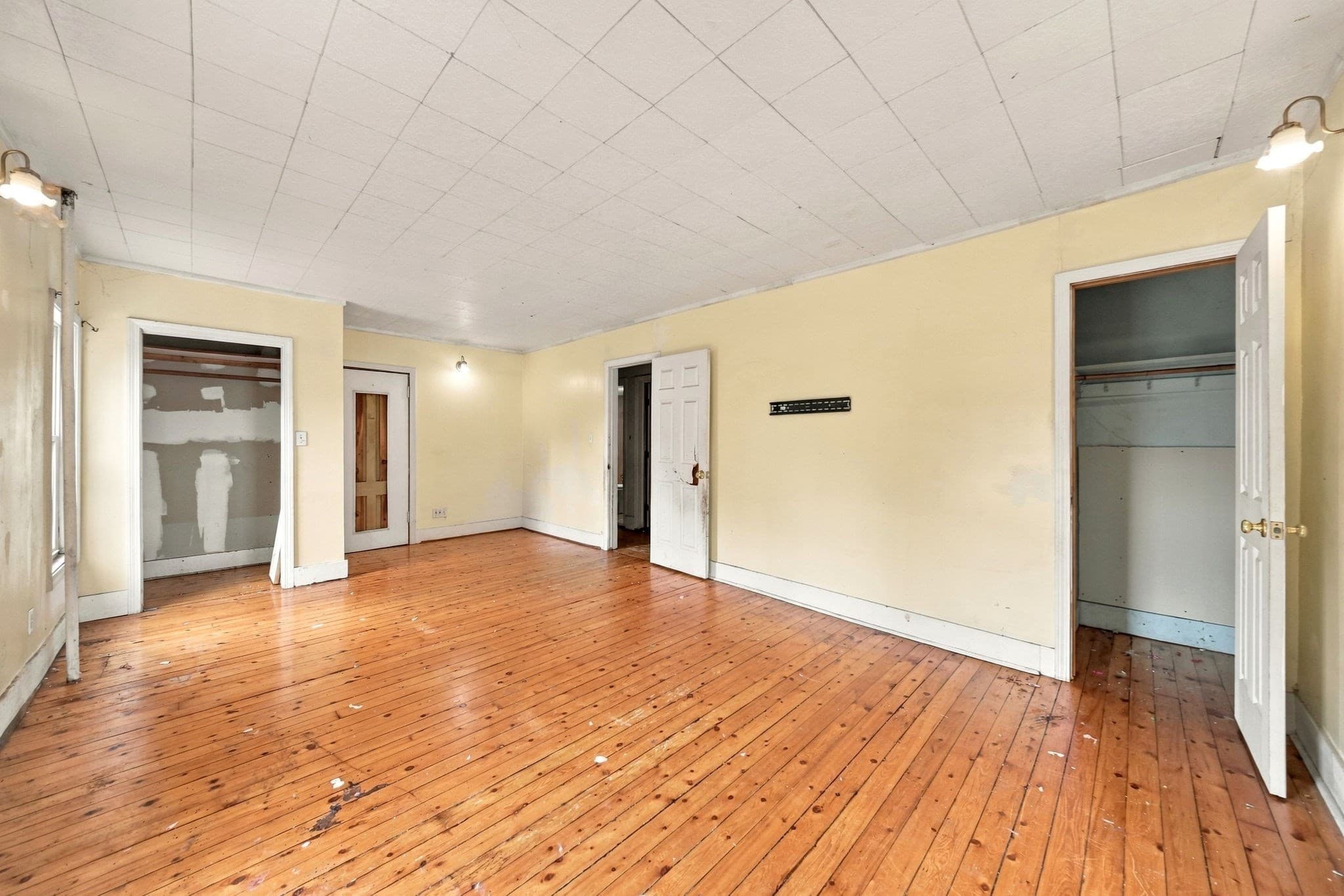 Single Family Residence at 30 Myrtle Ave, Holyoke MA 01040, Holyoke, photo 16 of 33