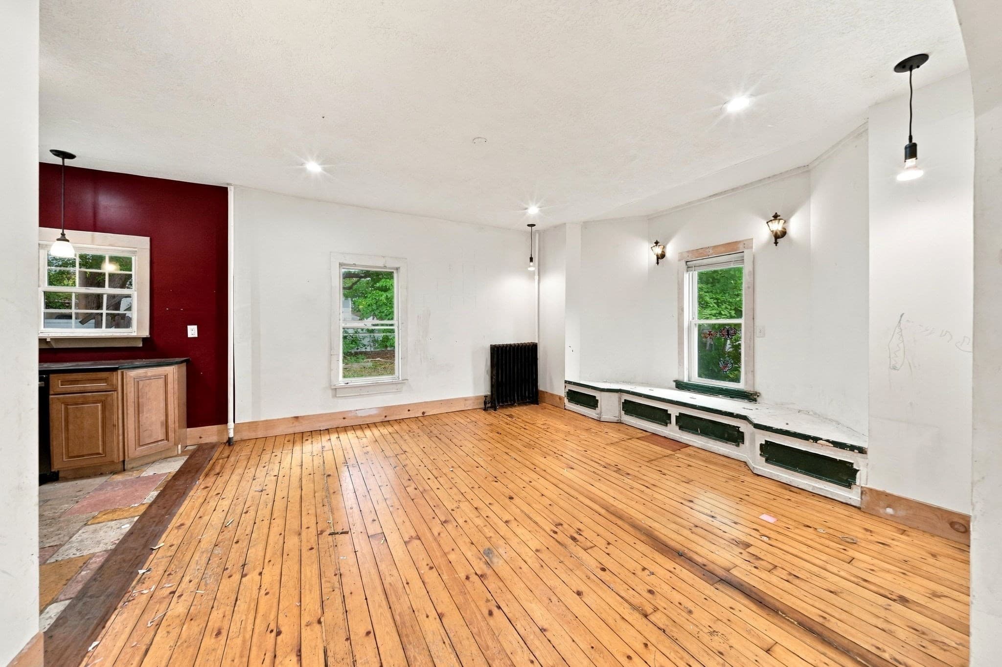 Single Family Residence at 30 Myrtle Ave, Holyoke MA 01040, Holyoke, photo 10 of 33