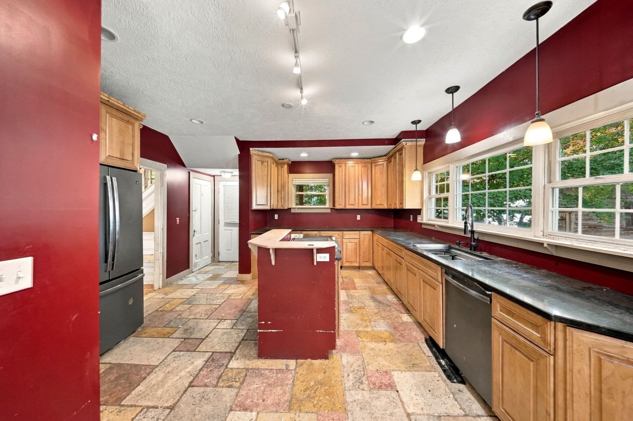 Single Family Residence at 30 Myrtle Ave, Holyoke MA 01040, Holyoke, photo 4 of 33