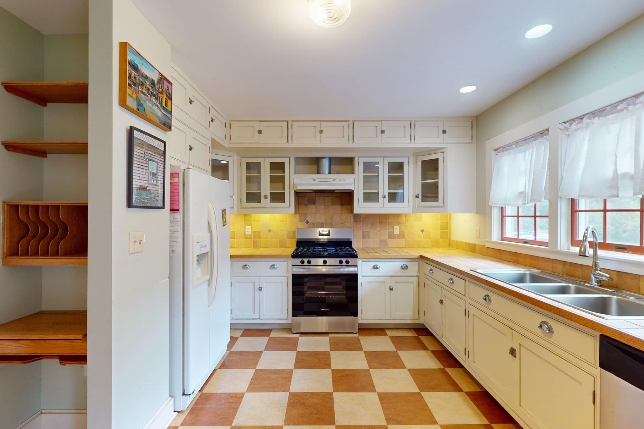 Single Family Residence at 337 Log Plain Rd, Greenfield MA 01301, Greenfield, photo 8 of 29