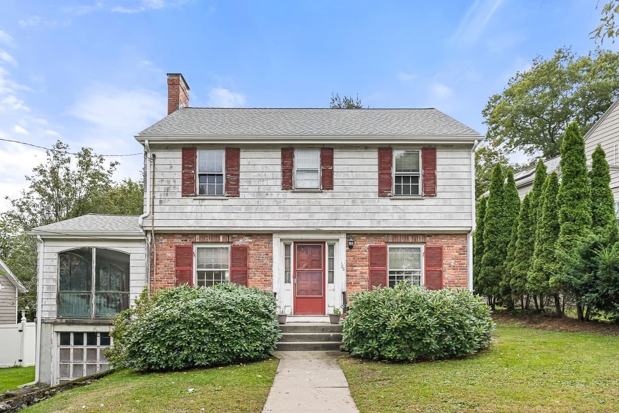 106 Walnut Hill Rd, Newton MA 02461