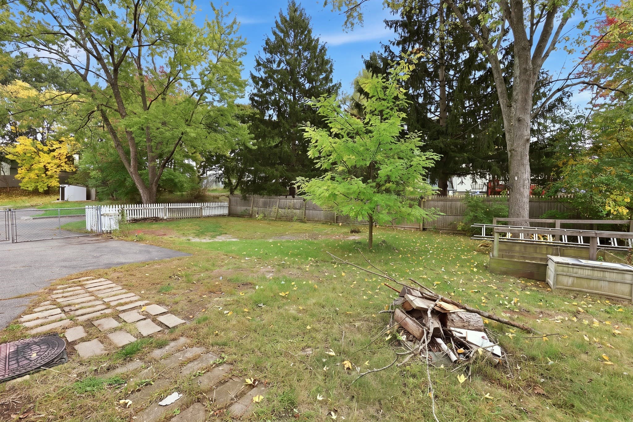 Single Family Residence at 50 Finch Rd, Springfield MA 01119, Springfield, photo 3 of 32